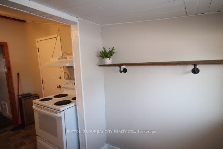 Photo 5 of 33 Sheppard Street, Thunder Bay, College Heights — HOMEH