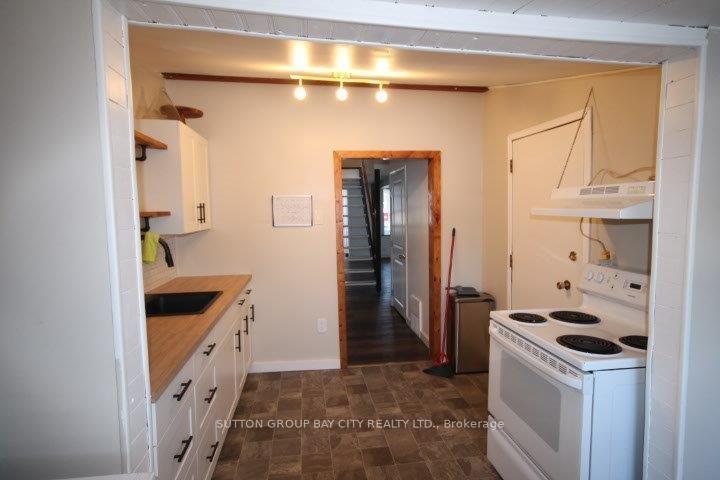 Photo 6 of 33 Sheppard Street, Thunder Bay, College Heights — HOMEH