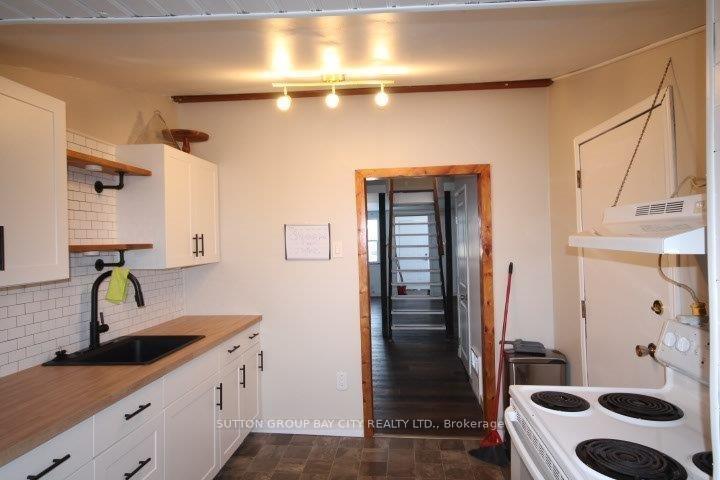 Photo 8 of 33 Sheppard Street, Thunder Bay, College Heights — HOMEH