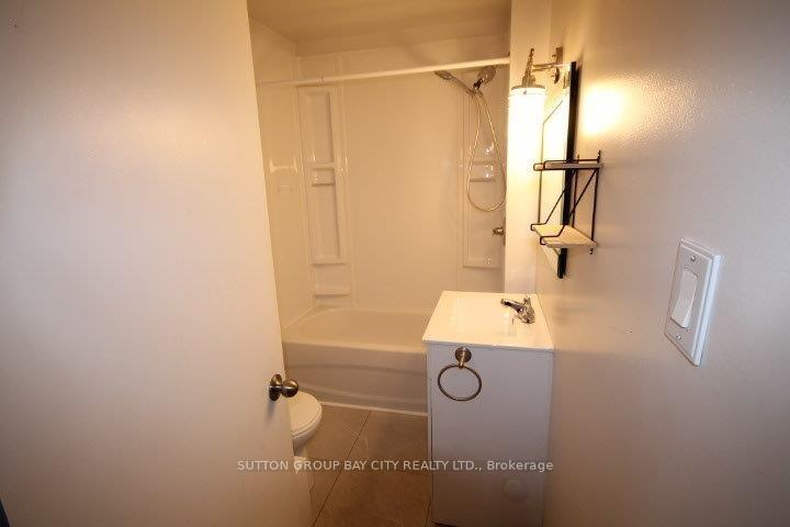 Photo 23 of 33 Sheppard Street, Thunder Bay, College Heights — HOMEH