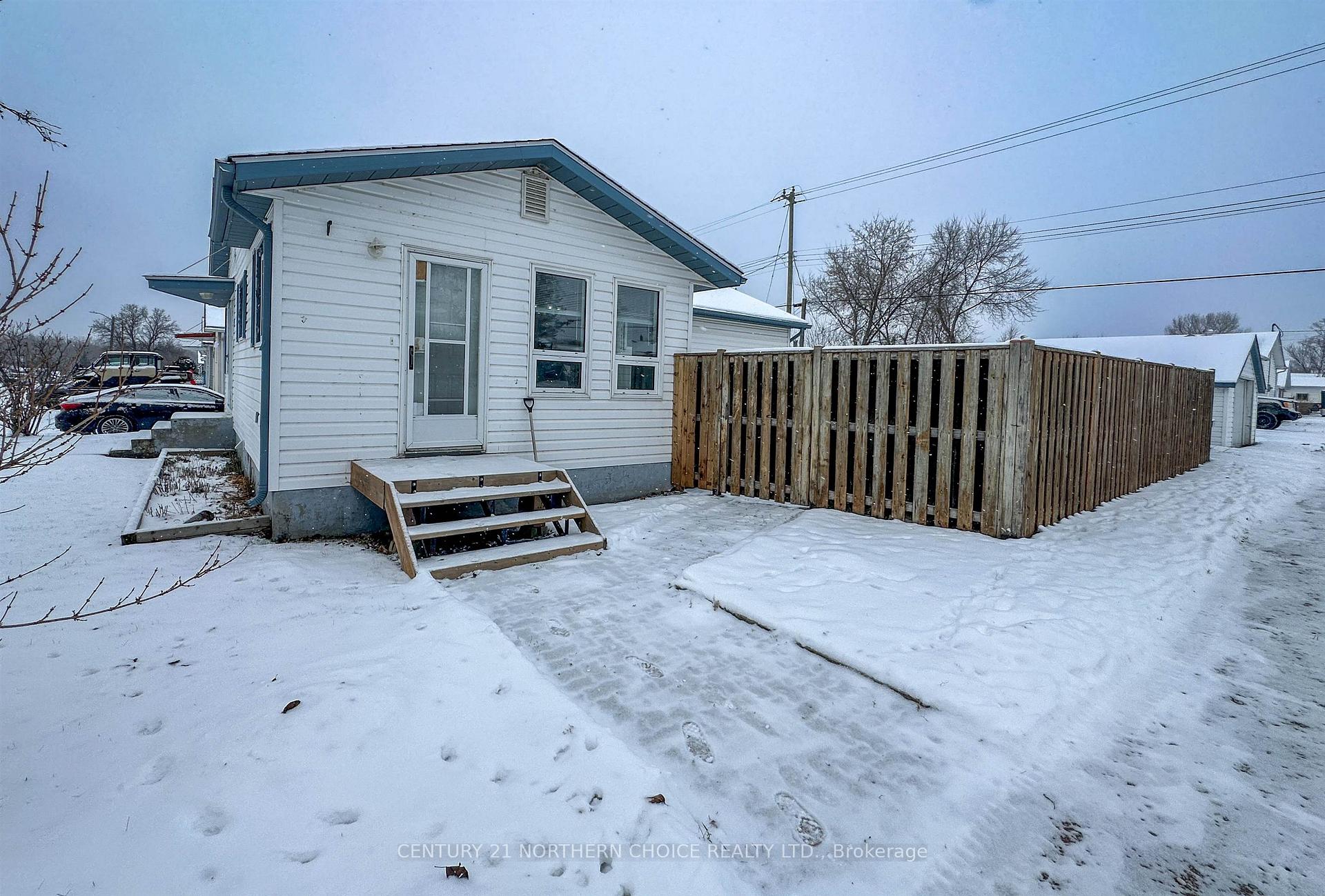 Photo 2 of 99 Detta Road, Red Lake — HOMEH