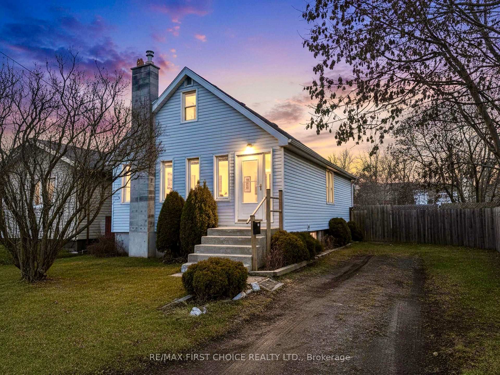 Front of 141 Empress Avenue S