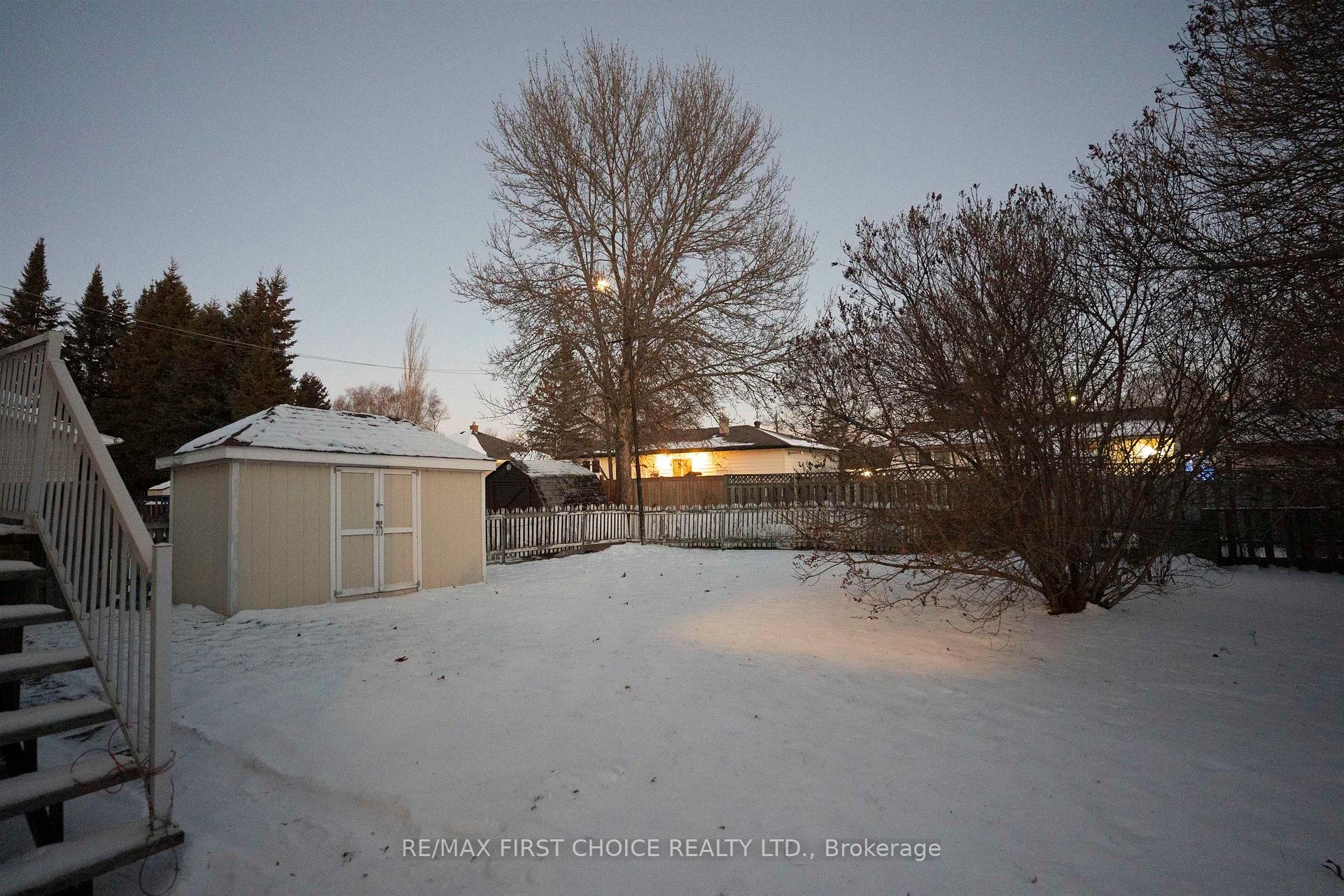 Photo 2 of 263 Empress Avenue S, Thunder Bay, West End — HOMEH