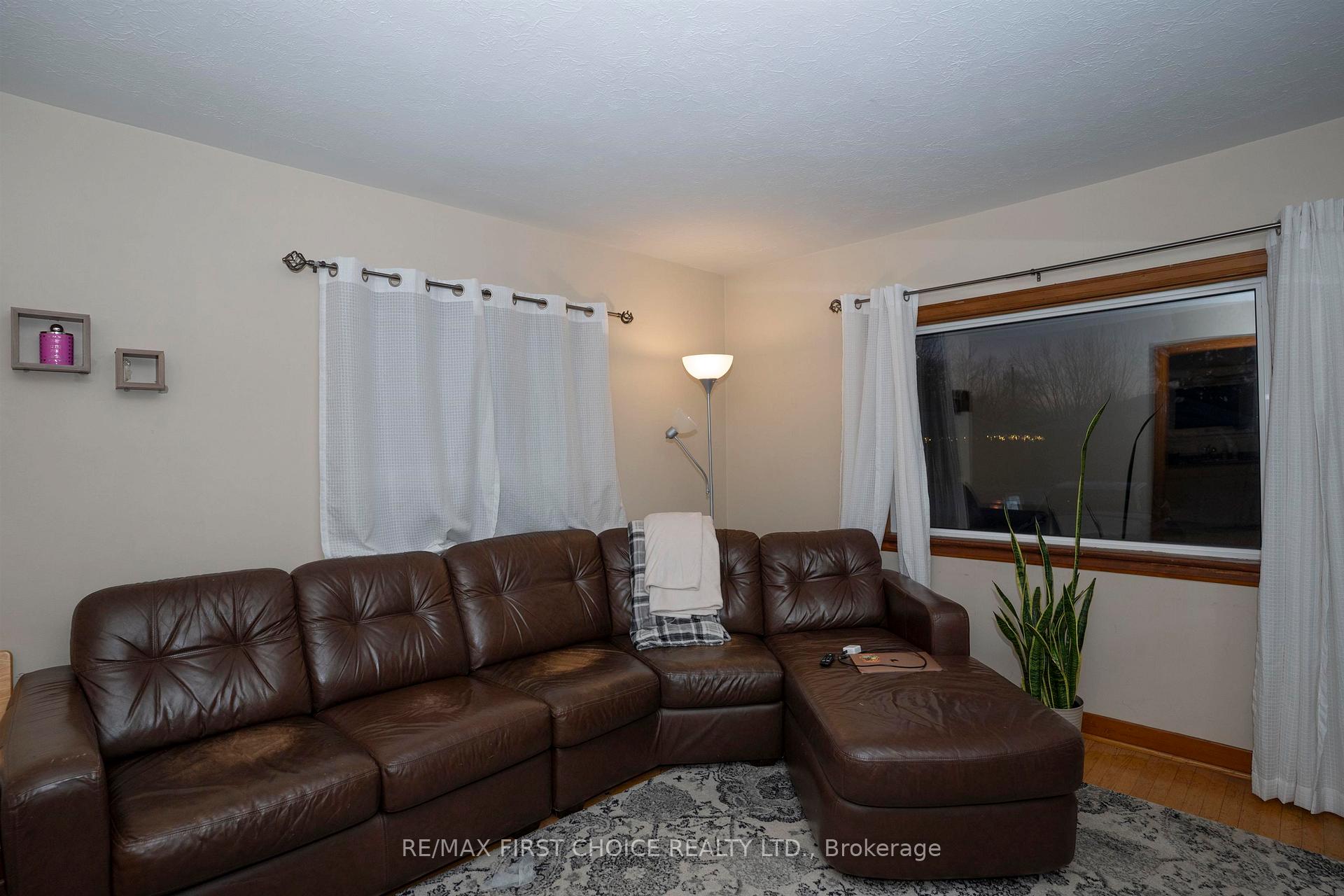 Photo 6 of 263 Empress Avenue S, Thunder Bay, West End — HOMEH
