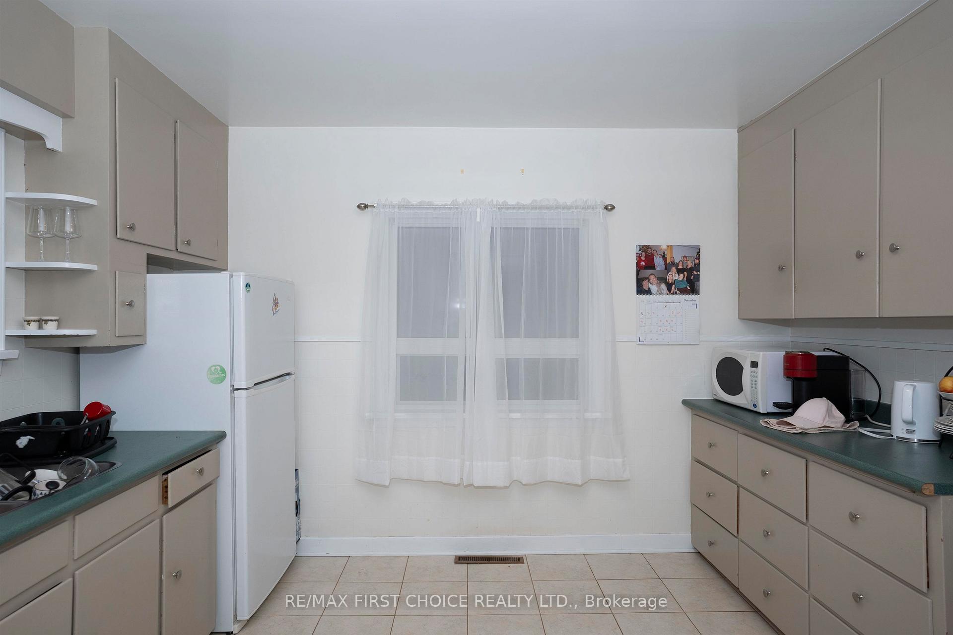 Photo 7 of 263 Empress Avenue S, Thunder Bay, West End — HOMEH