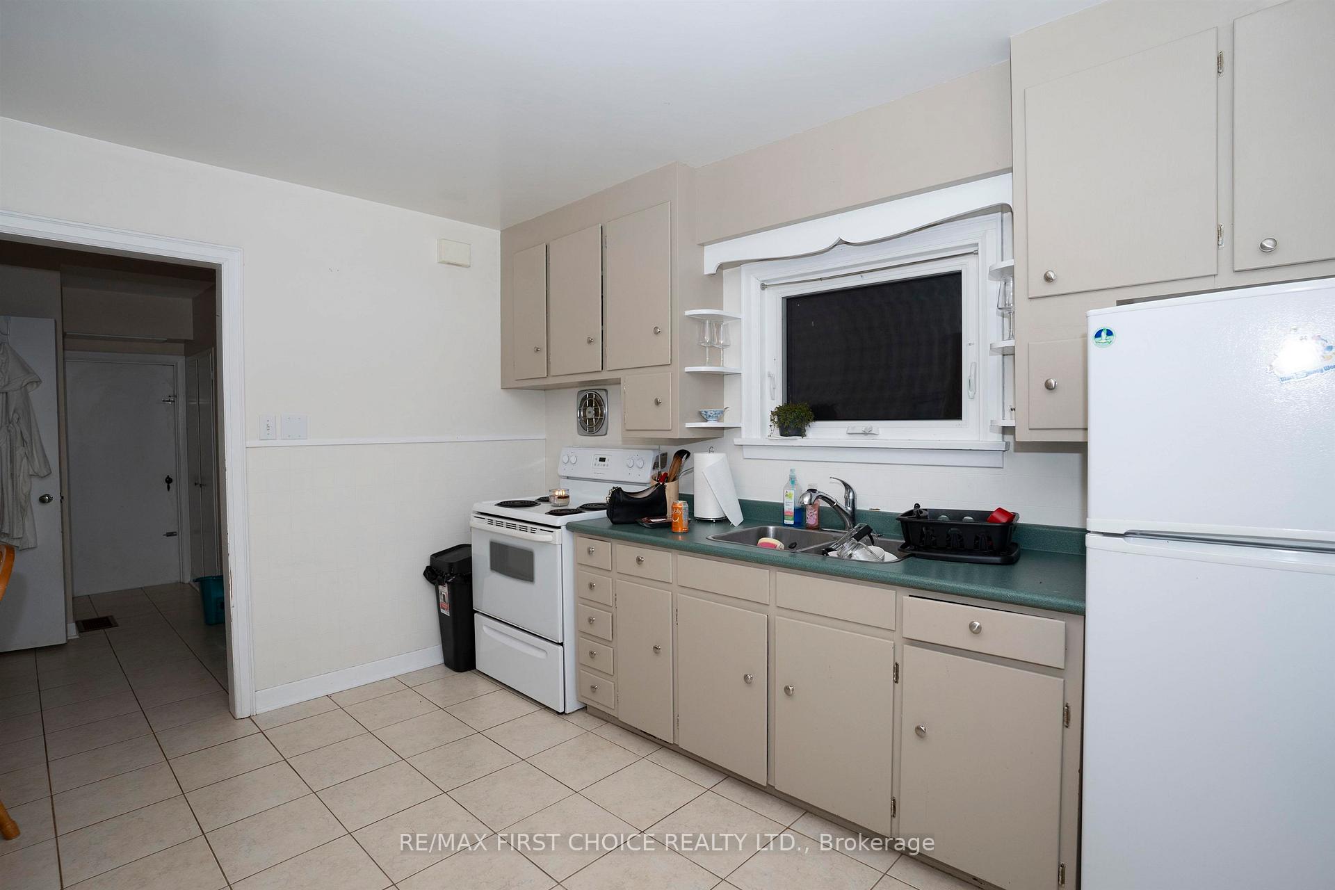 Photo 9 of 263 Empress Avenue S, Thunder Bay, West End — HOMEH