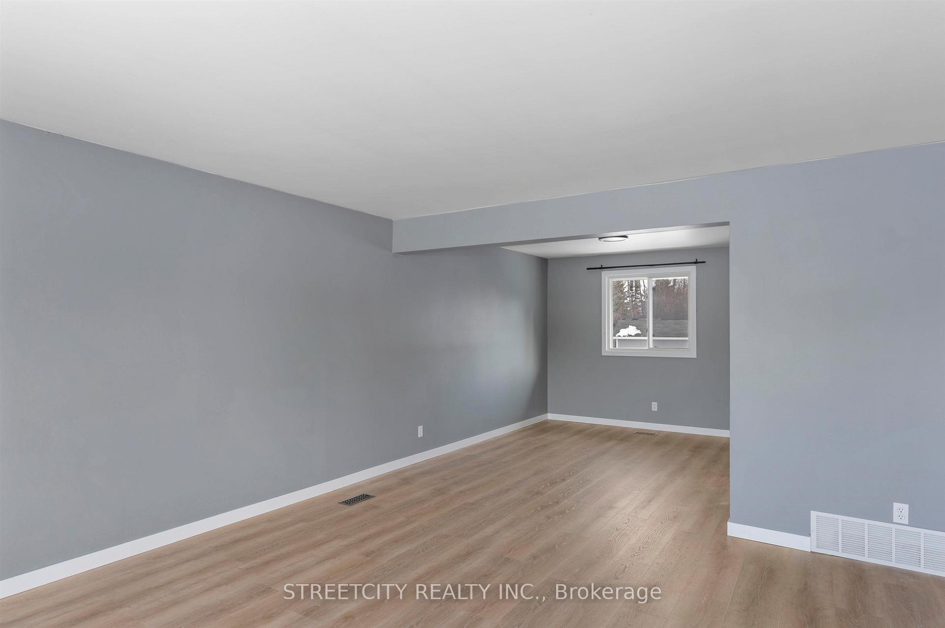 Photo 6 of 786 Moore Avenue, Thunder Bay, John Street North — HOMEH