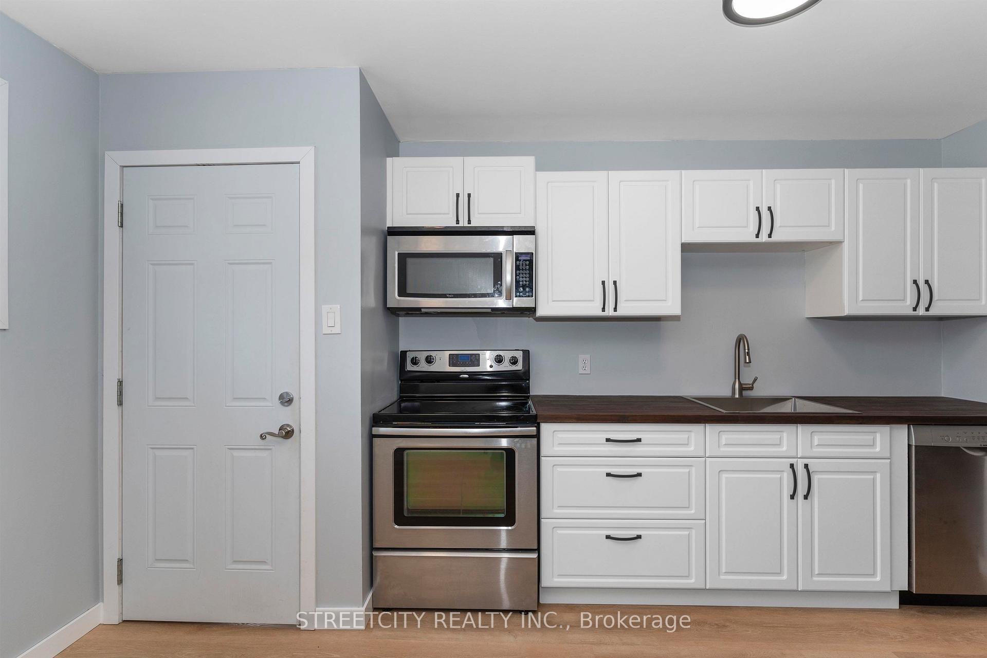Photo 8 of 786 Moore Avenue, Thunder Bay, John Street North — HOMEH