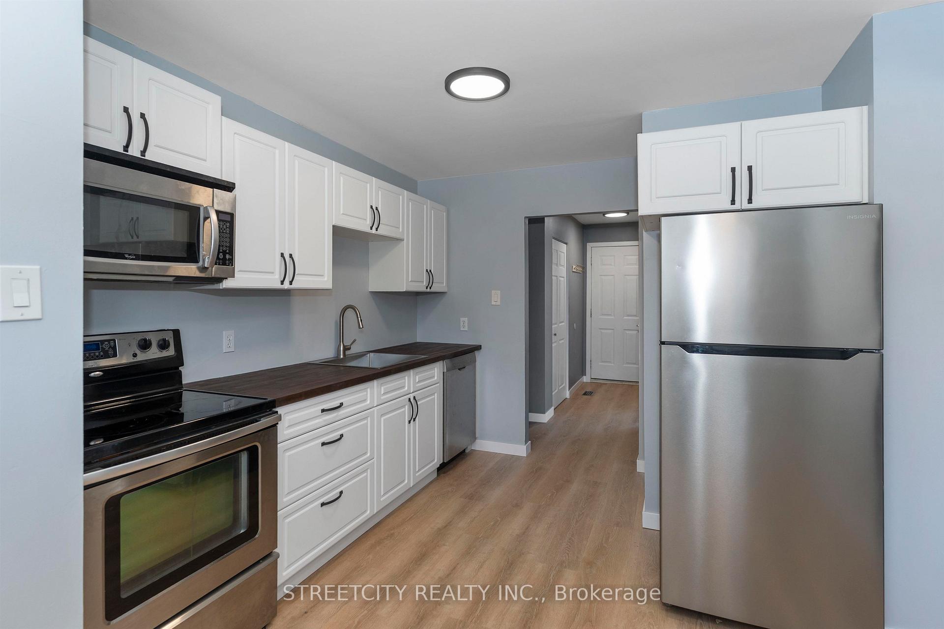 Photo 10 of 786 Moore Avenue, Thunder Bay, John Street North — HOMEH