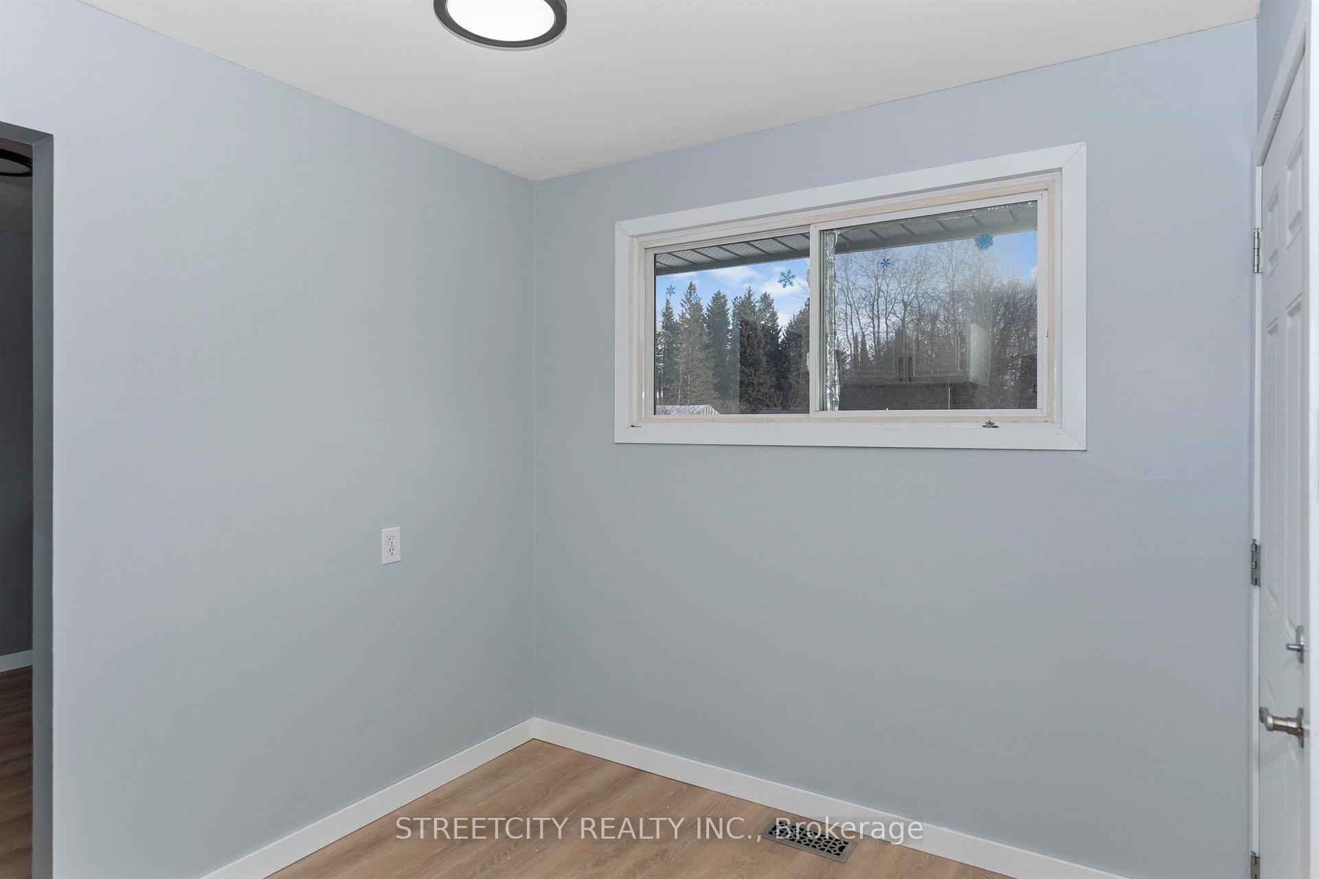 Photo 19 of 786 Moore Avenue, Thunder Bay, John Street North — HOMEH