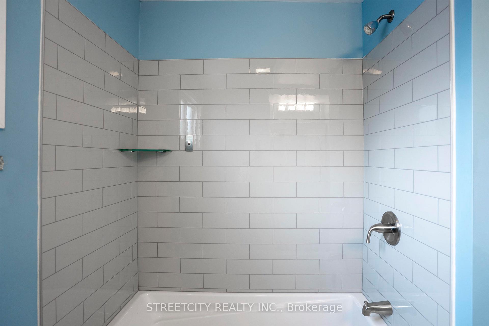 Photo 20 of 786 Moore Avenue, Thunder Bay, John Street North — HOMEH