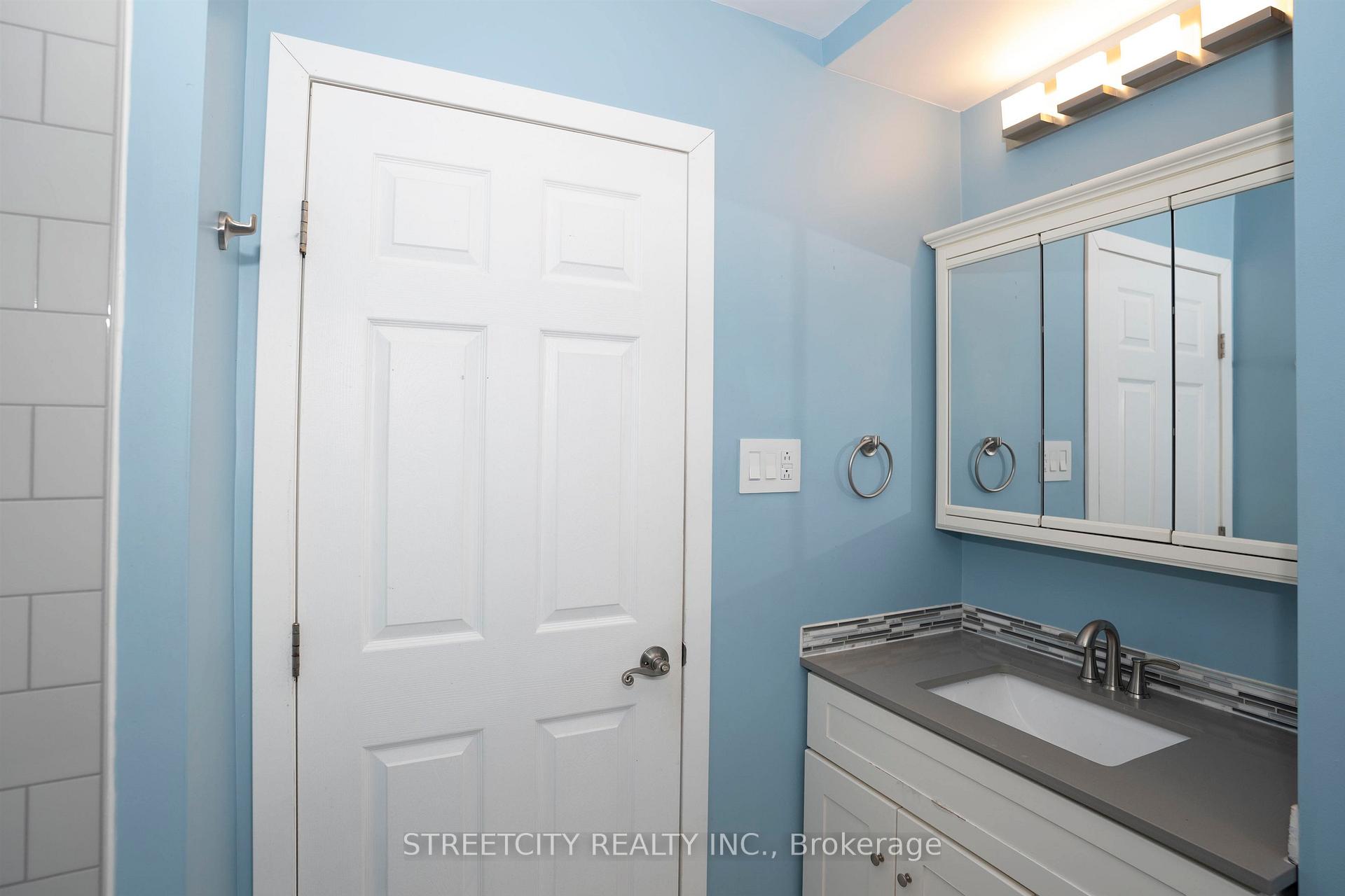 Photo 21 of 786 Moore Avenue, Thunder Bay, John Street North — HOMEH