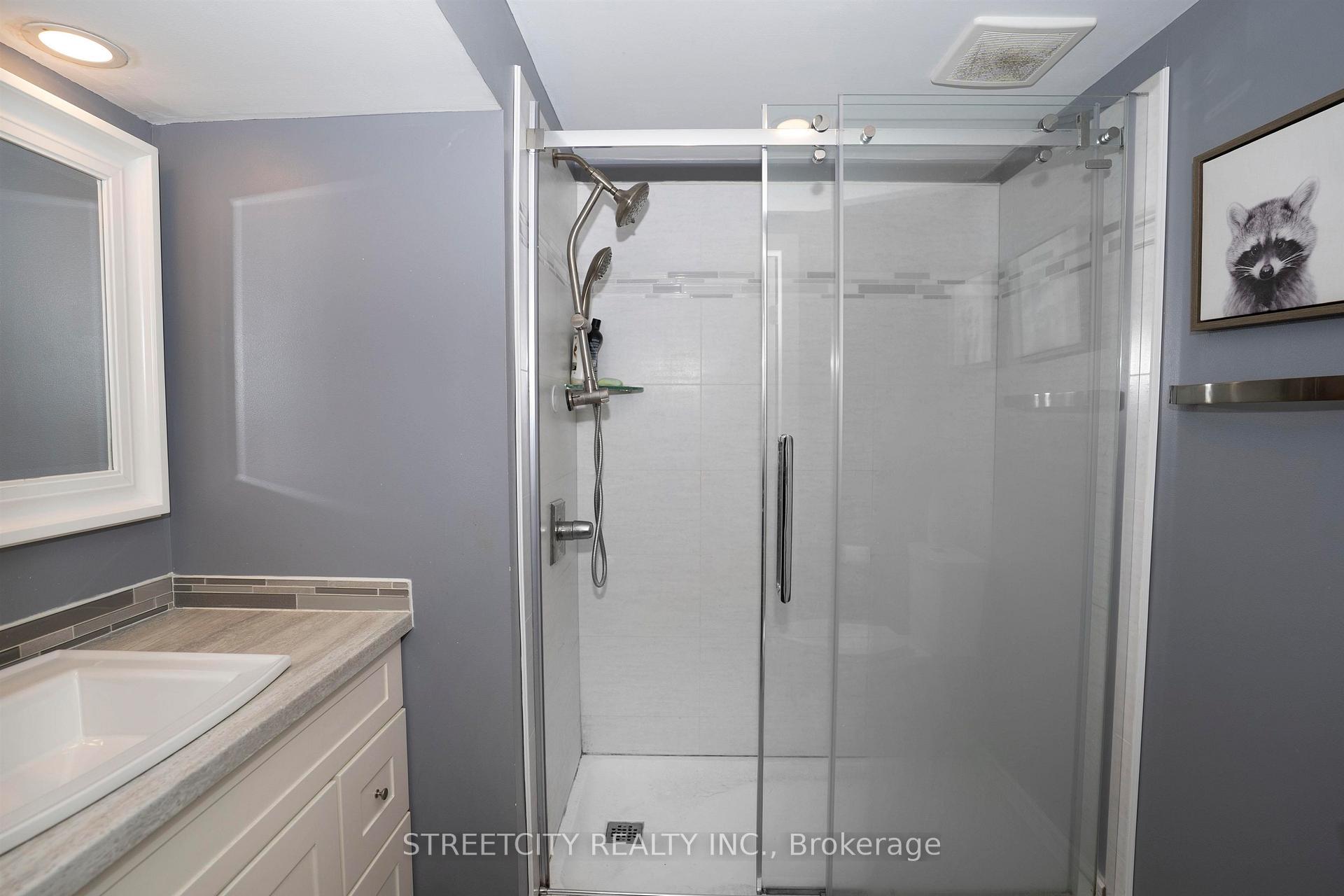 Photo 28 of 786 Moore Avenue, Thunder Bay, John Street North — HOMEH