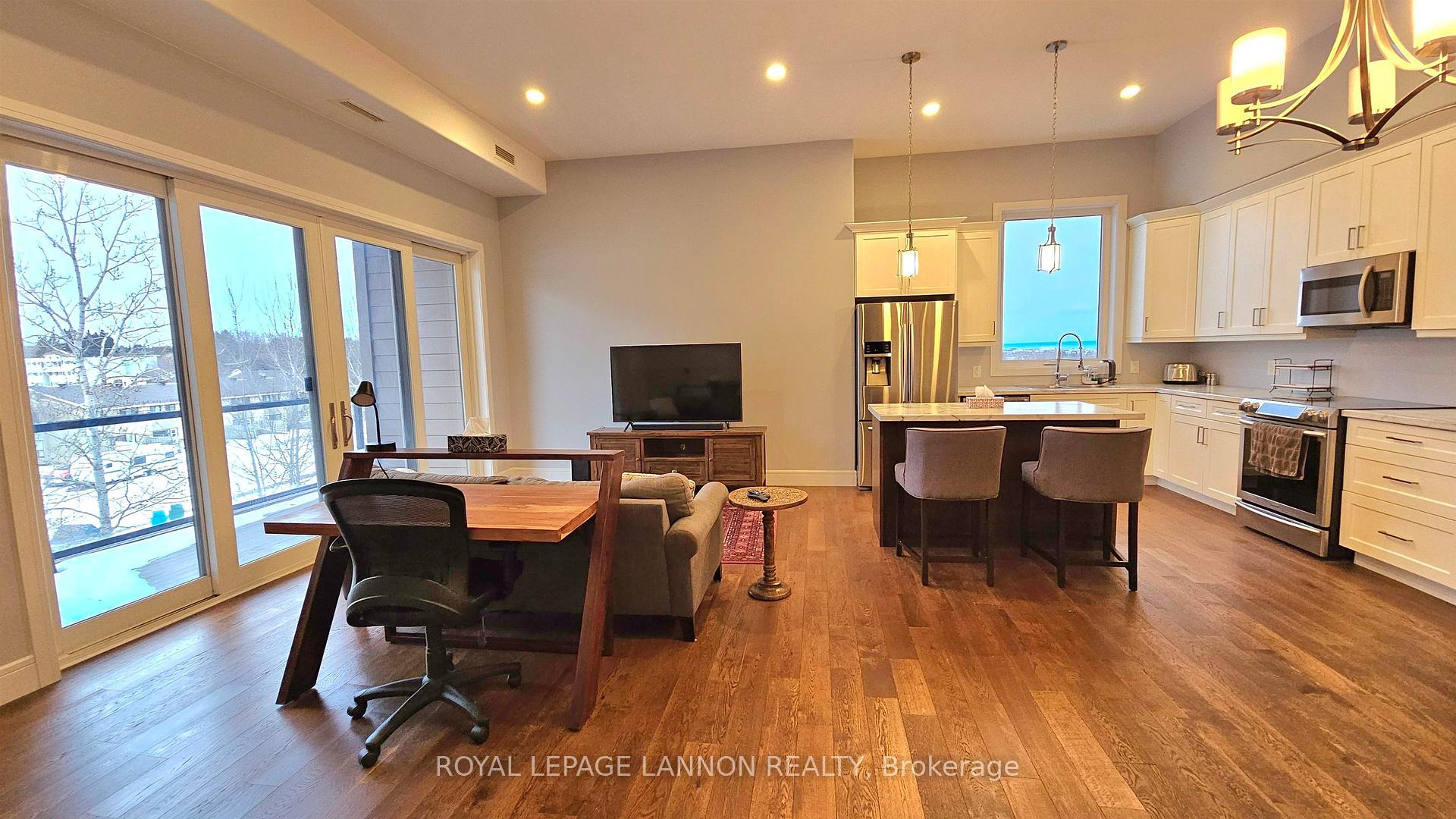 Photo 2 of Unit 309, 300 Vista Lane, Thunder Bay, Academy Heights — HOMEH