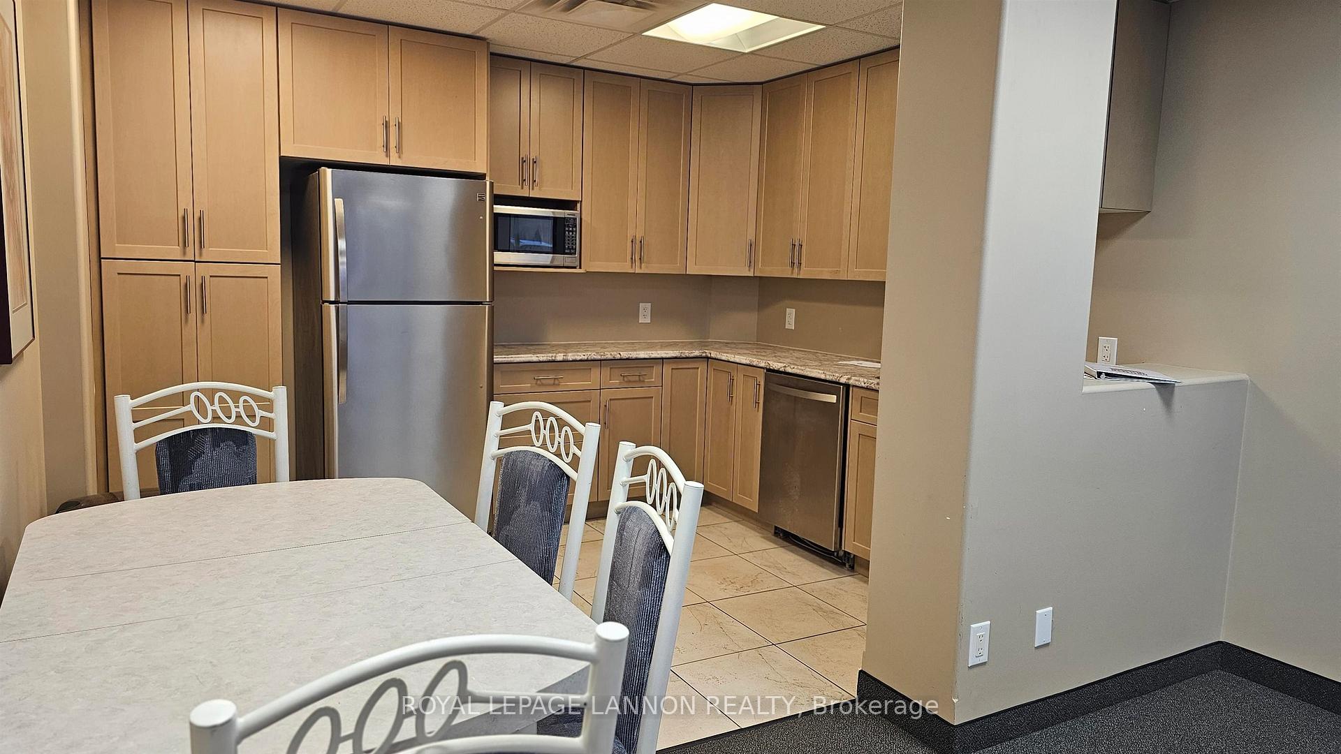 Photo 4 of Unit 309, 300 Vista Lane, Thunder Bay, Academy Heights — HOMEH