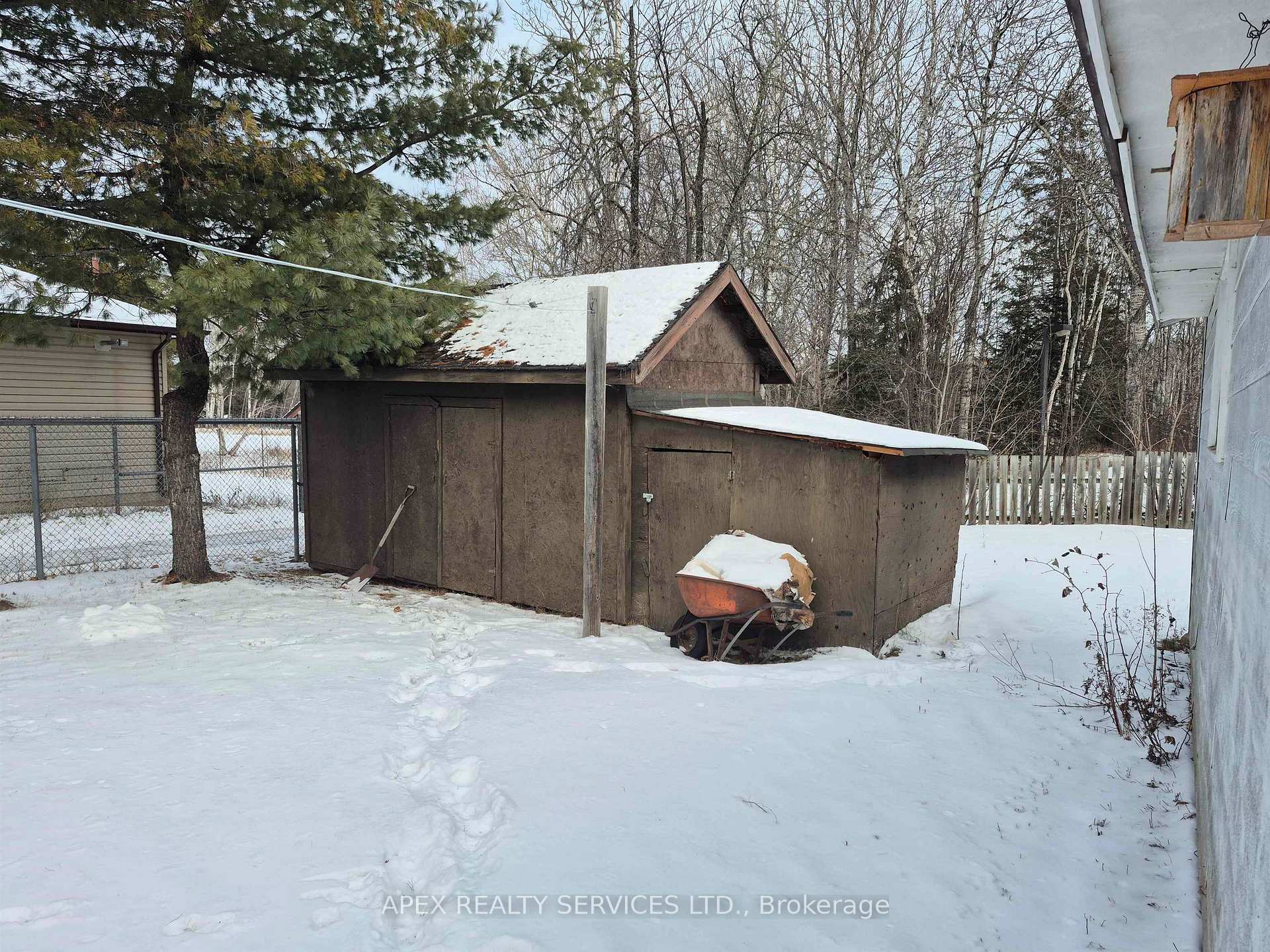 Photo 4 of 412 Toledo Street, Thunder Bay, Shuniah — HOMEH