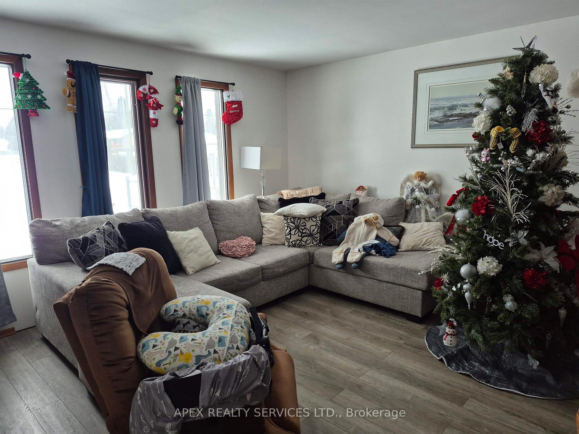 Photo 5 of 412 Toledo Street, Thunder Bay, Shuniah — HOMEH