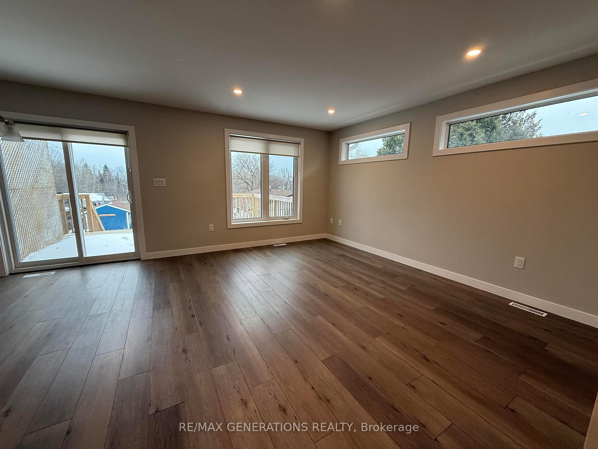 Photo 3 of 165 Bruce Street, Thunder Bay, Shuniah — HOMEH