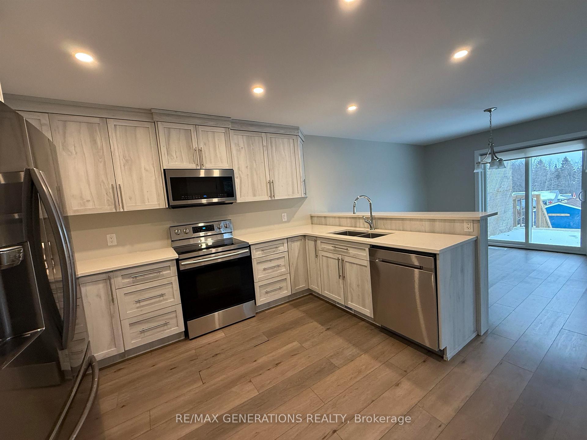 Photo 6 of 165 Bruce Street, Thunder Bay, Shuniah — HOMEH
