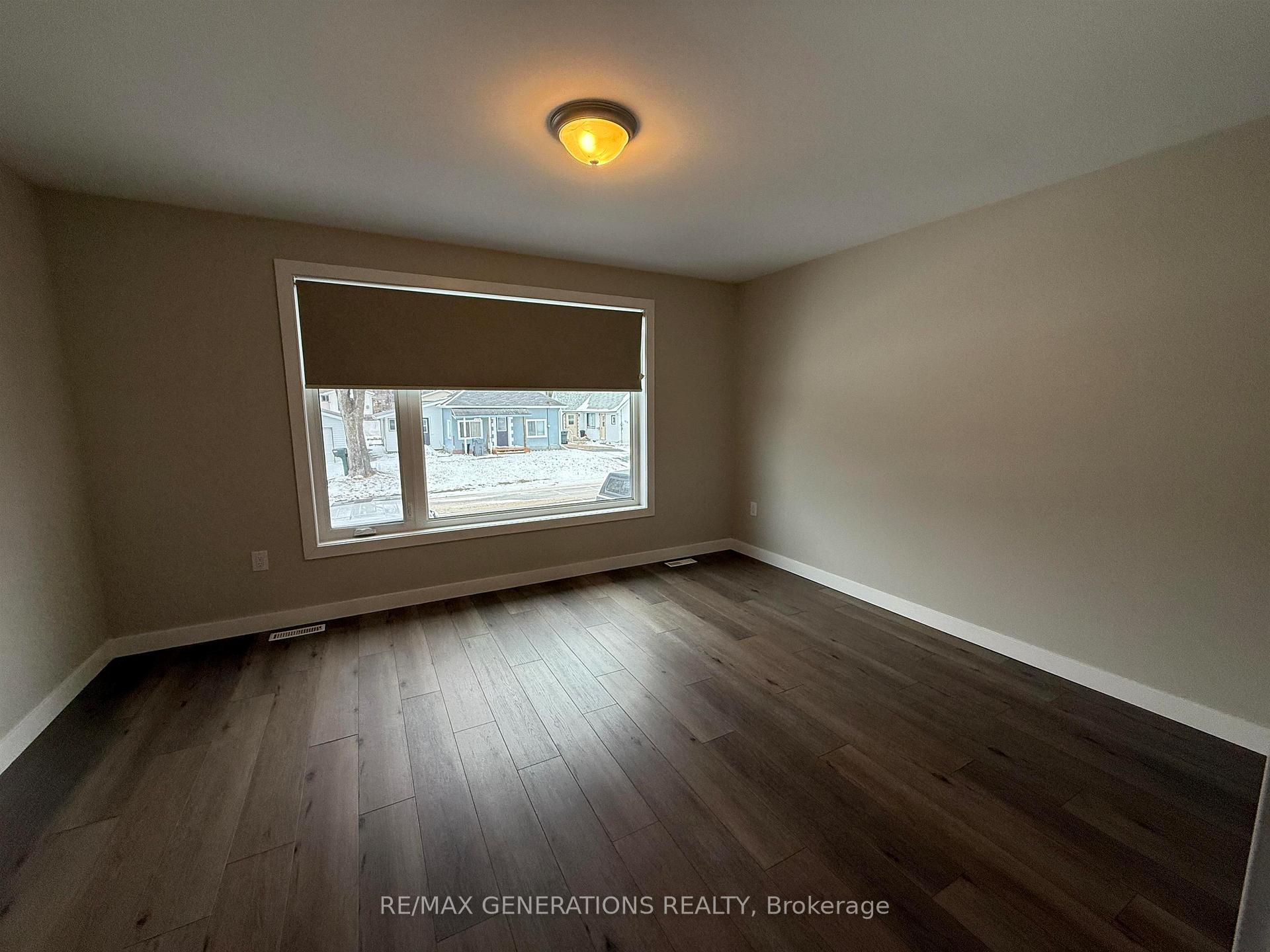 Photo 8 of 165 Bruce Street, Thunder Bay, Shuniah — HOMEH