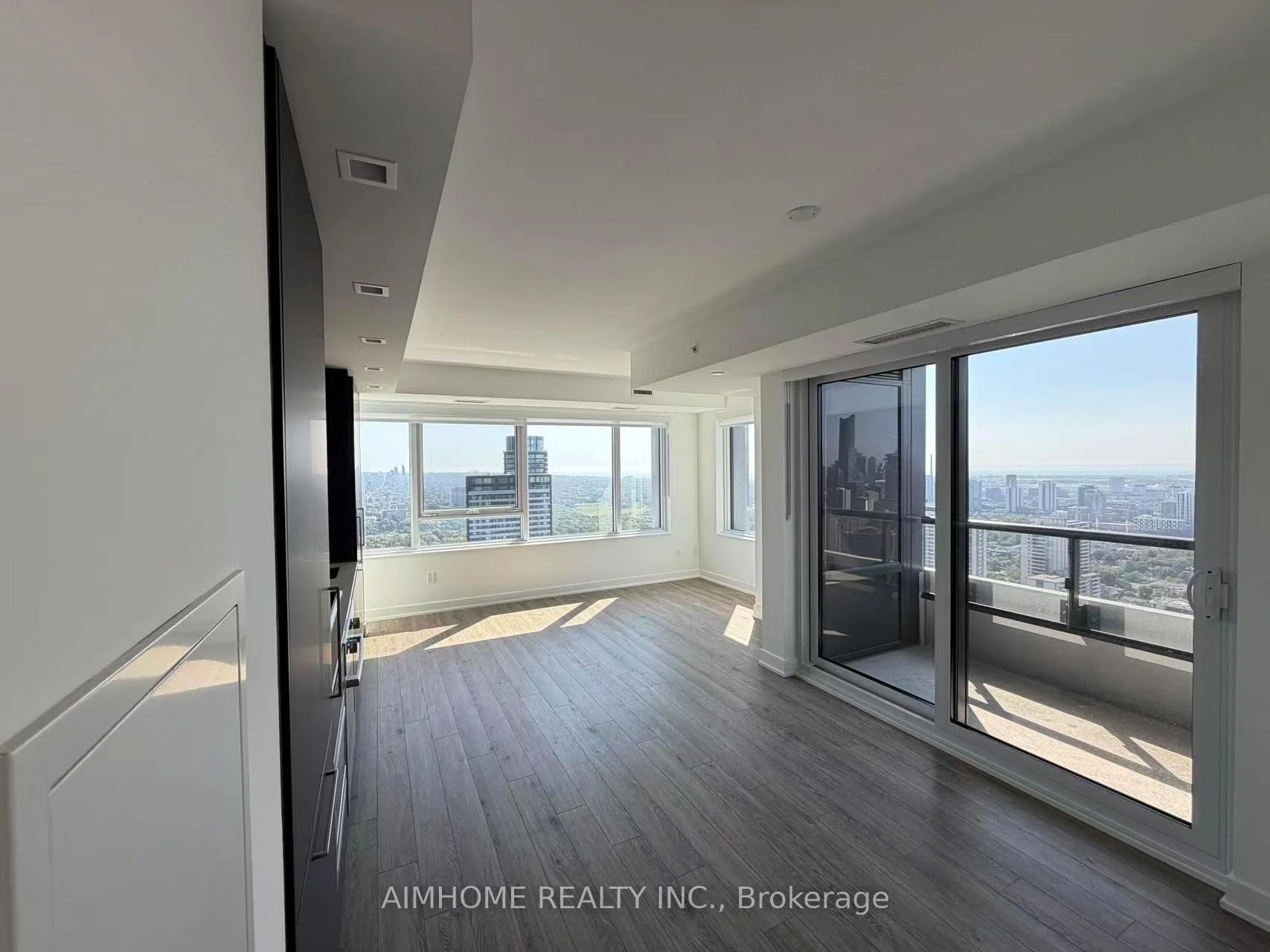 Photo 2 of Unit 4309, 609 Sherbourne Street, Toronto, North St. James Town — HOMEH