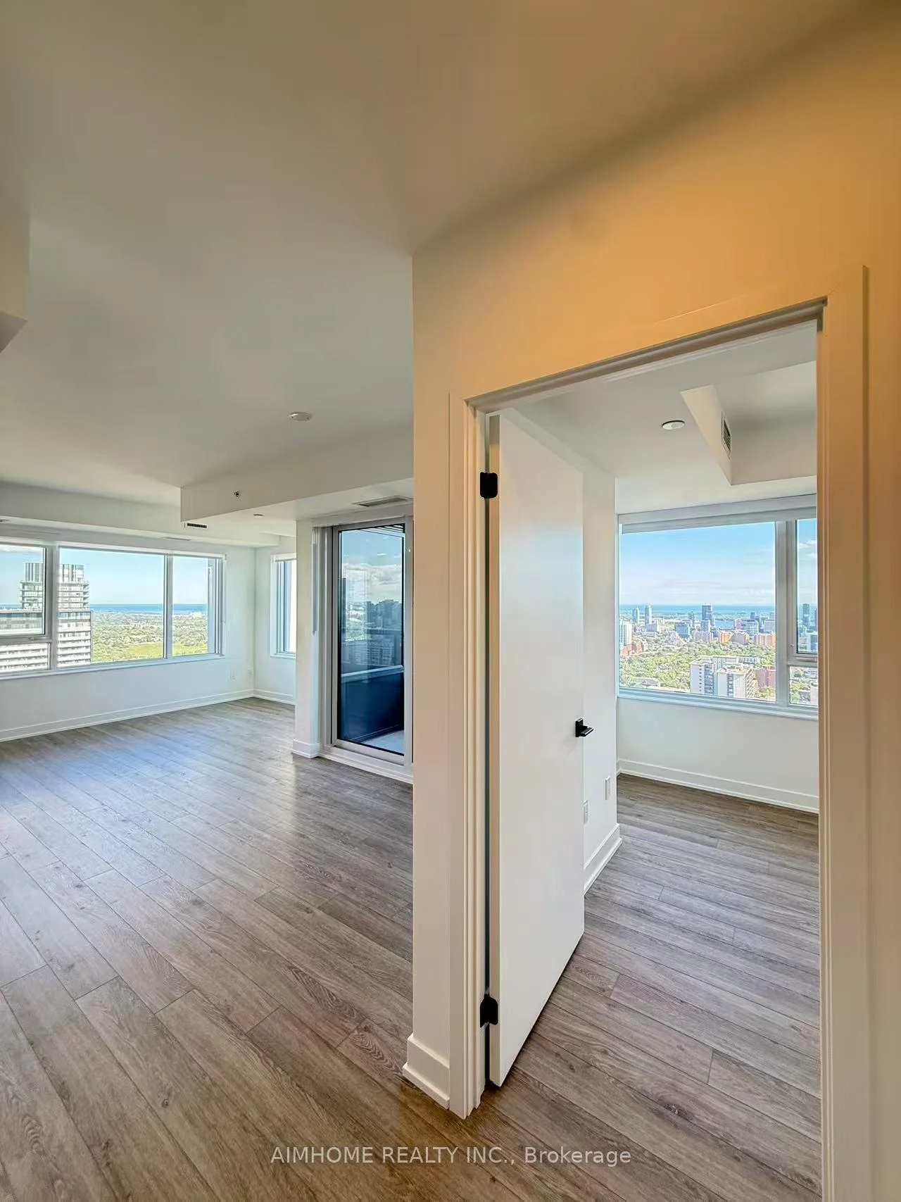 Photo 7 of Unit 4309, 609 Sherbourne Street, Toronto, North St. James Town — HOMEH