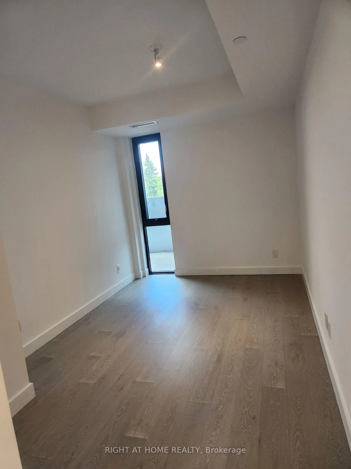 Photo 8 of Unit 418, 160 Kingsway Crescent, Etobicoke, Edenbridge-Humber Valley — HOMEH