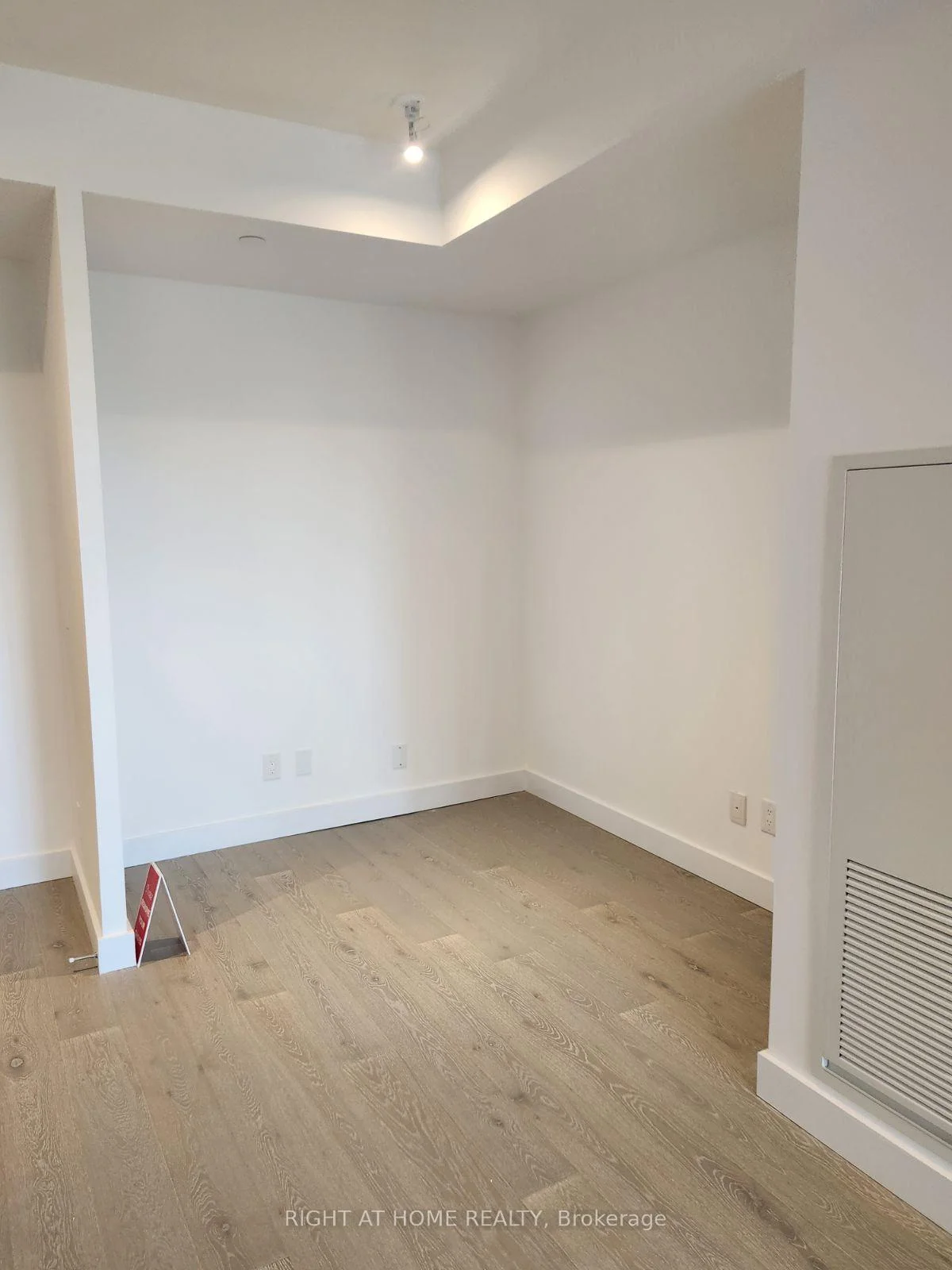 Photo 9 of Unit 418, 160 Kingsway Crescent, Etobicoke, Edenbridge-Humber Valley — HOMEH