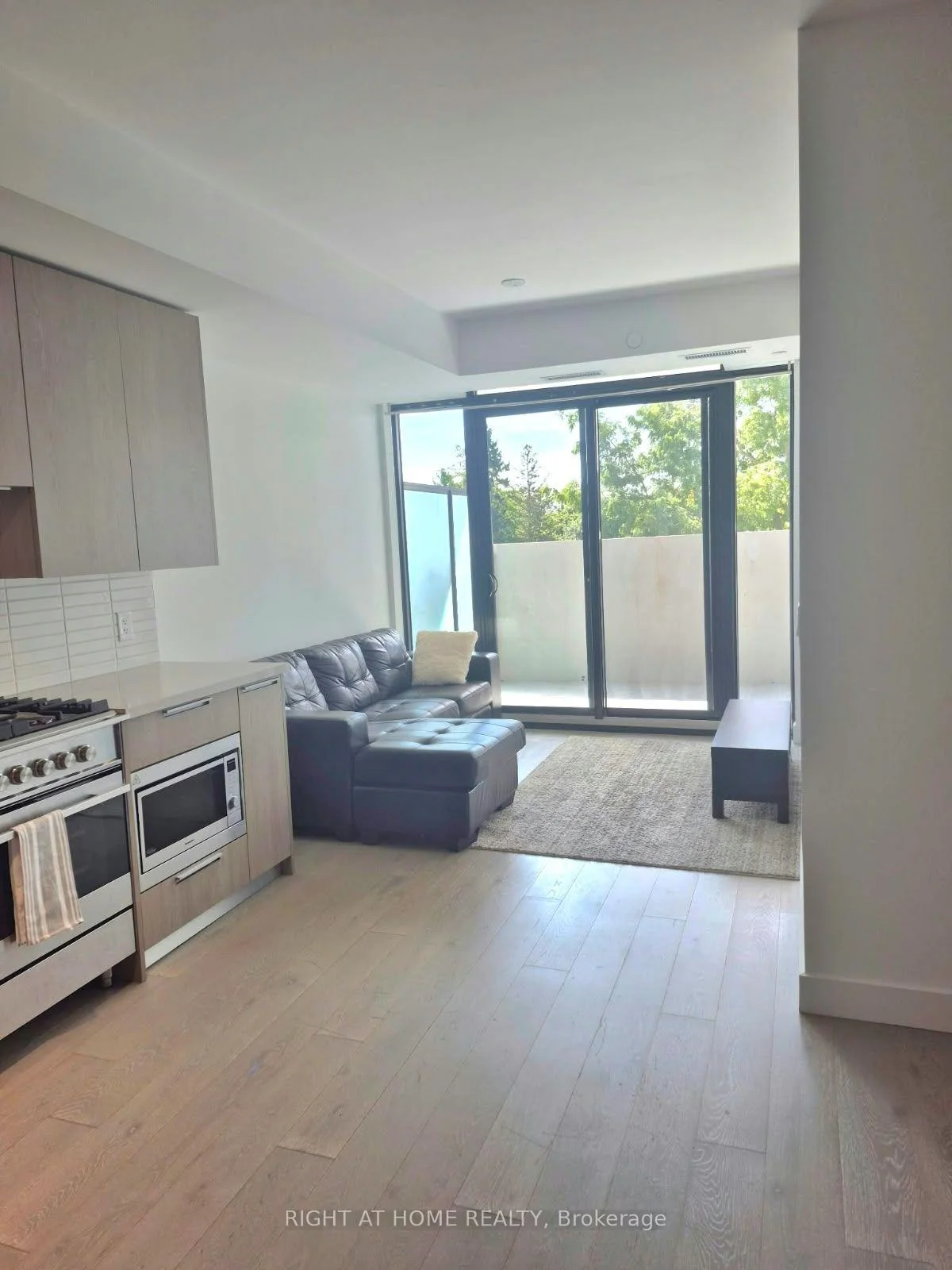 Photo 21 of Unit 418, 160 Kingsway Crescent, Etobicoke, Edenbridge-Humber Valley — HOMEH