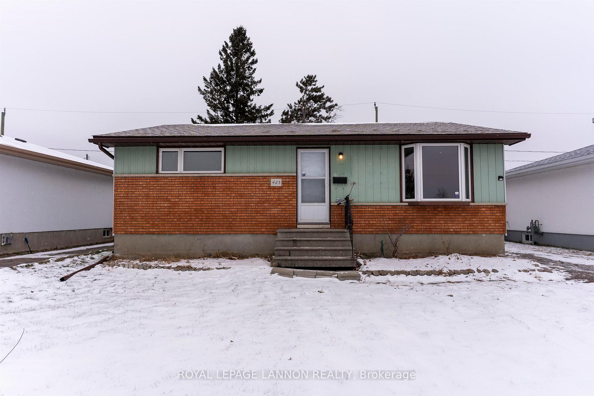 Front of 423 Churchill Drive W