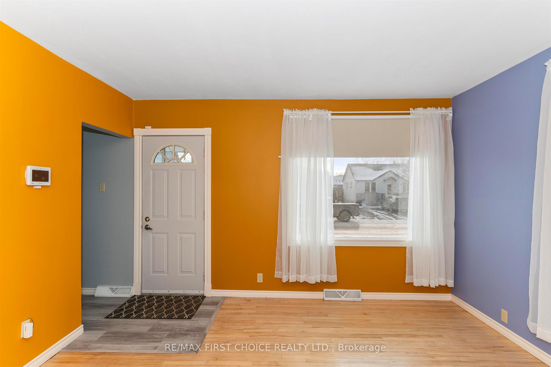 Photo 5 of 1731 Rankin Street, Thunder Bay, McKeller Park — HOMEH