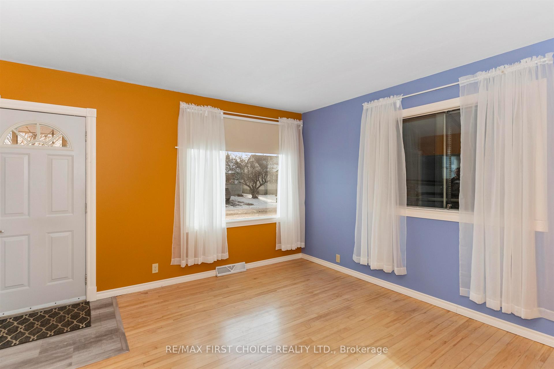 Photo 6 of 1731 Rankin Street, Thunder Bay, McKeller Park — HOMEH