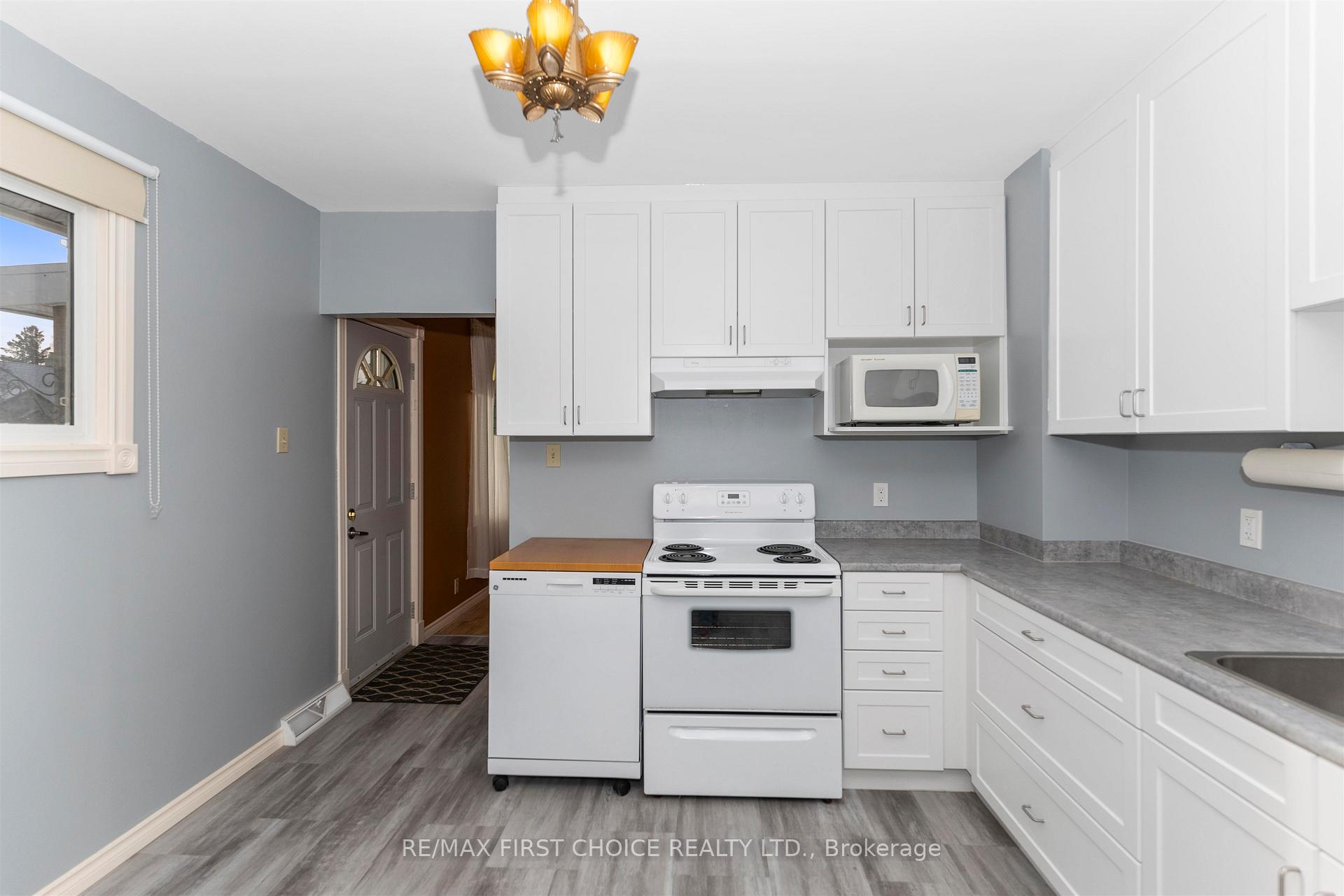 Photo 11 of 1731 Rankin Street, Thunder Bay, McKeller Park — HOMEH