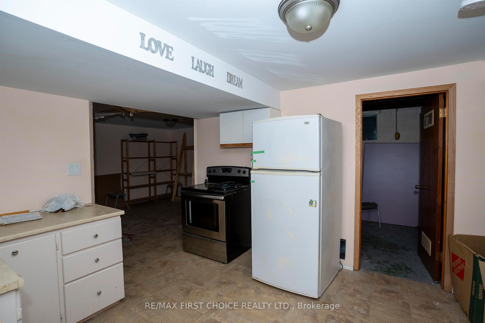 Photo 24 of 1731 Rankin Street, Thunder Bay, McKeller Park — HOMEH
