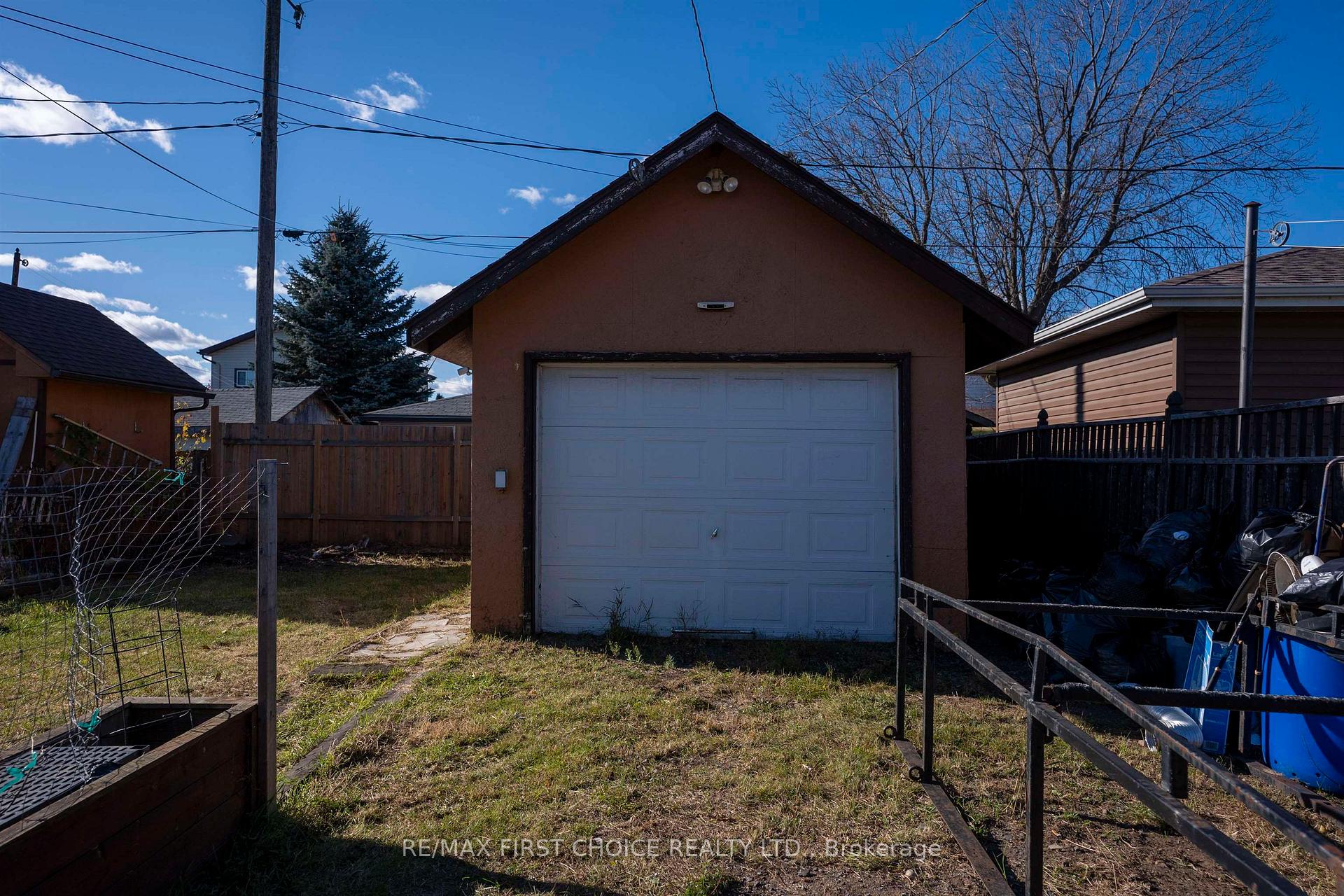 Photo 2 of 535 McBain Street, Thunder Bay, East End — HOMEH