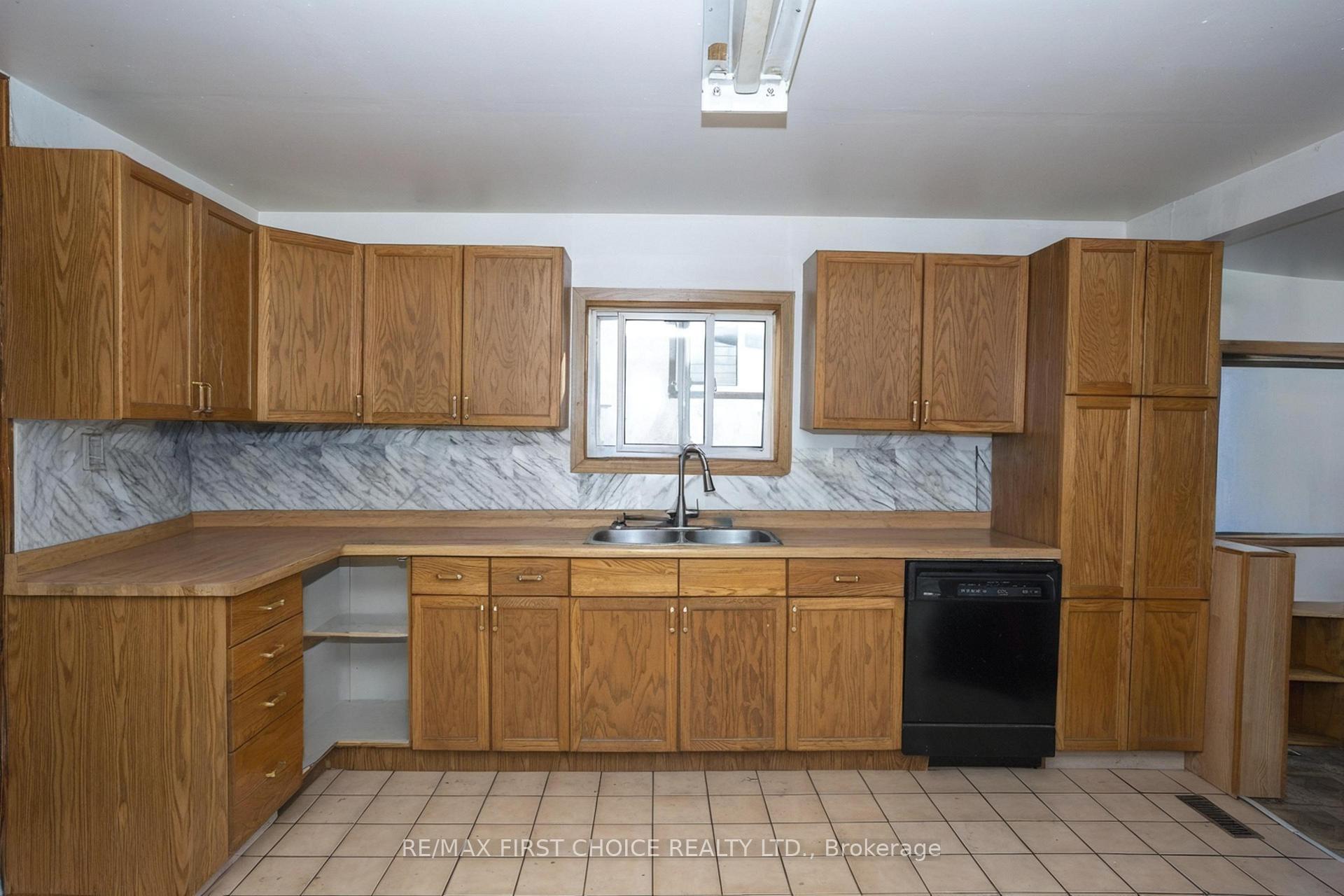 Photo 6 of 535 McBain Street, Thunder Bay, East End — HOMEH