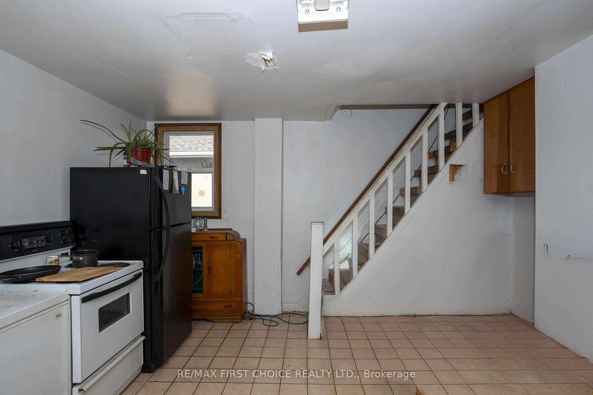 Photo 8 of 535 McBain Street, Thunder Bay, East End — HOMEH