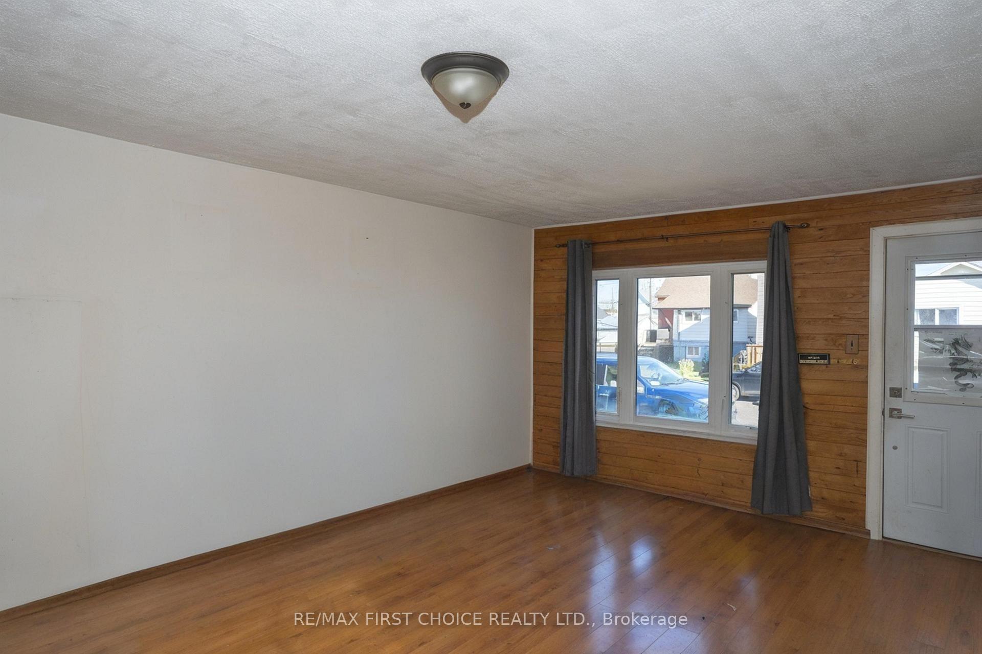 Photo 10 of 535 McBain Street, Thunder Bay, East End — HOMEH