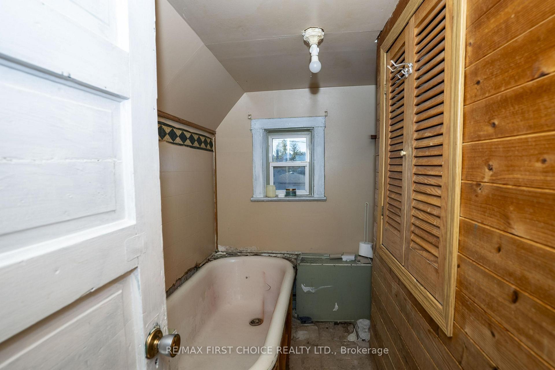 Photo 15 of 535 McBain Street, Thunder Bay, East End — HOMEH