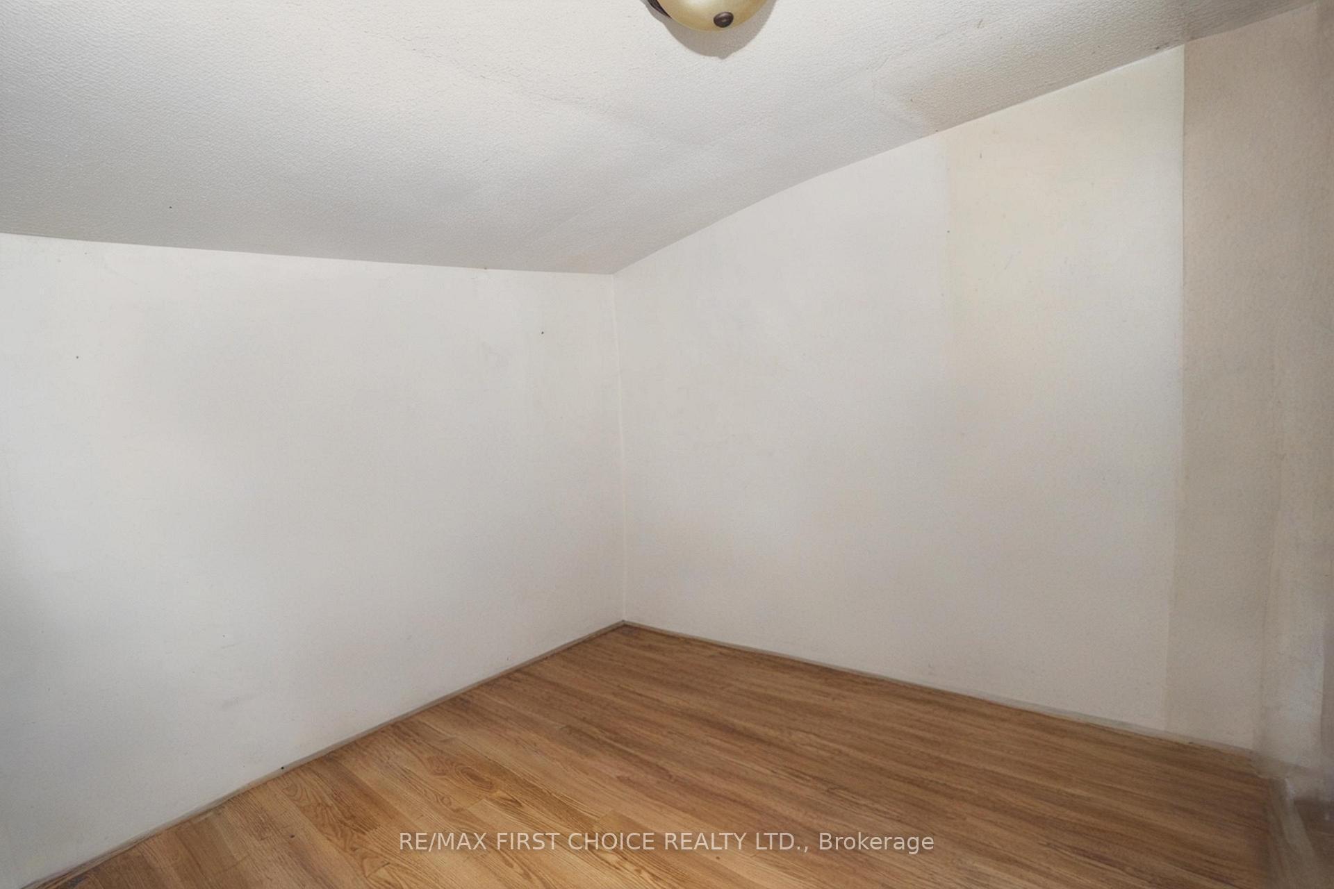 Photo 16 of 535 McBain Street, Thunder Bay, East End — HOMEH