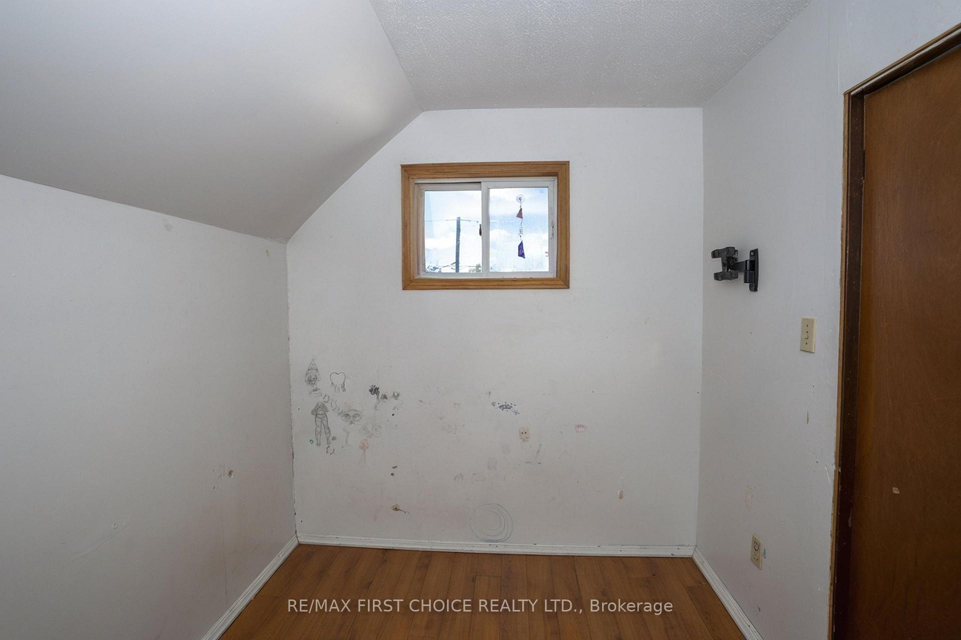 Photo 17 of 535 McBain Street, Thunder Bay, East End — HOMEH