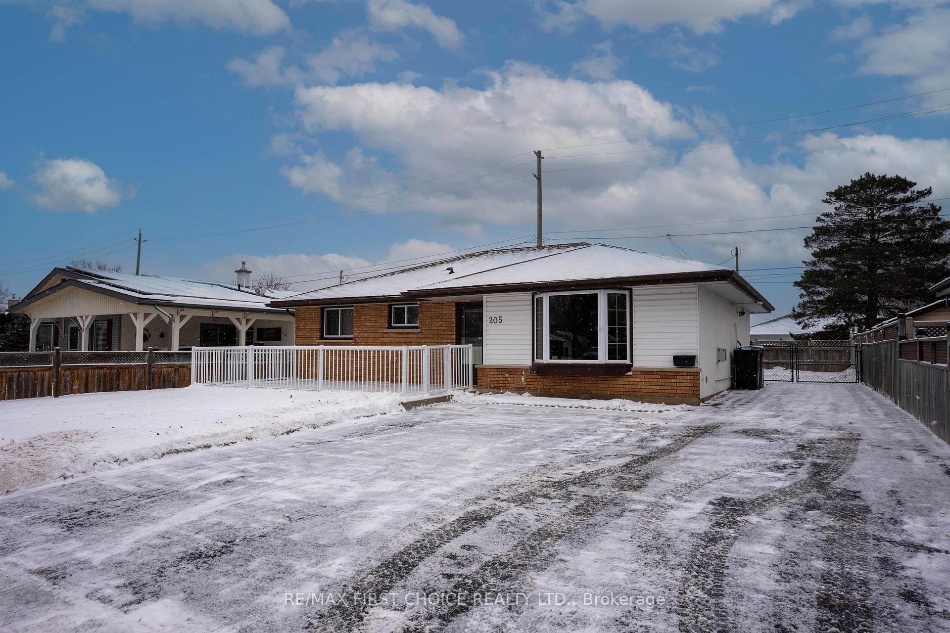 Photo 1 of 205 Windemere Avenue N, Thunder Bay, College Heights — HOMEH