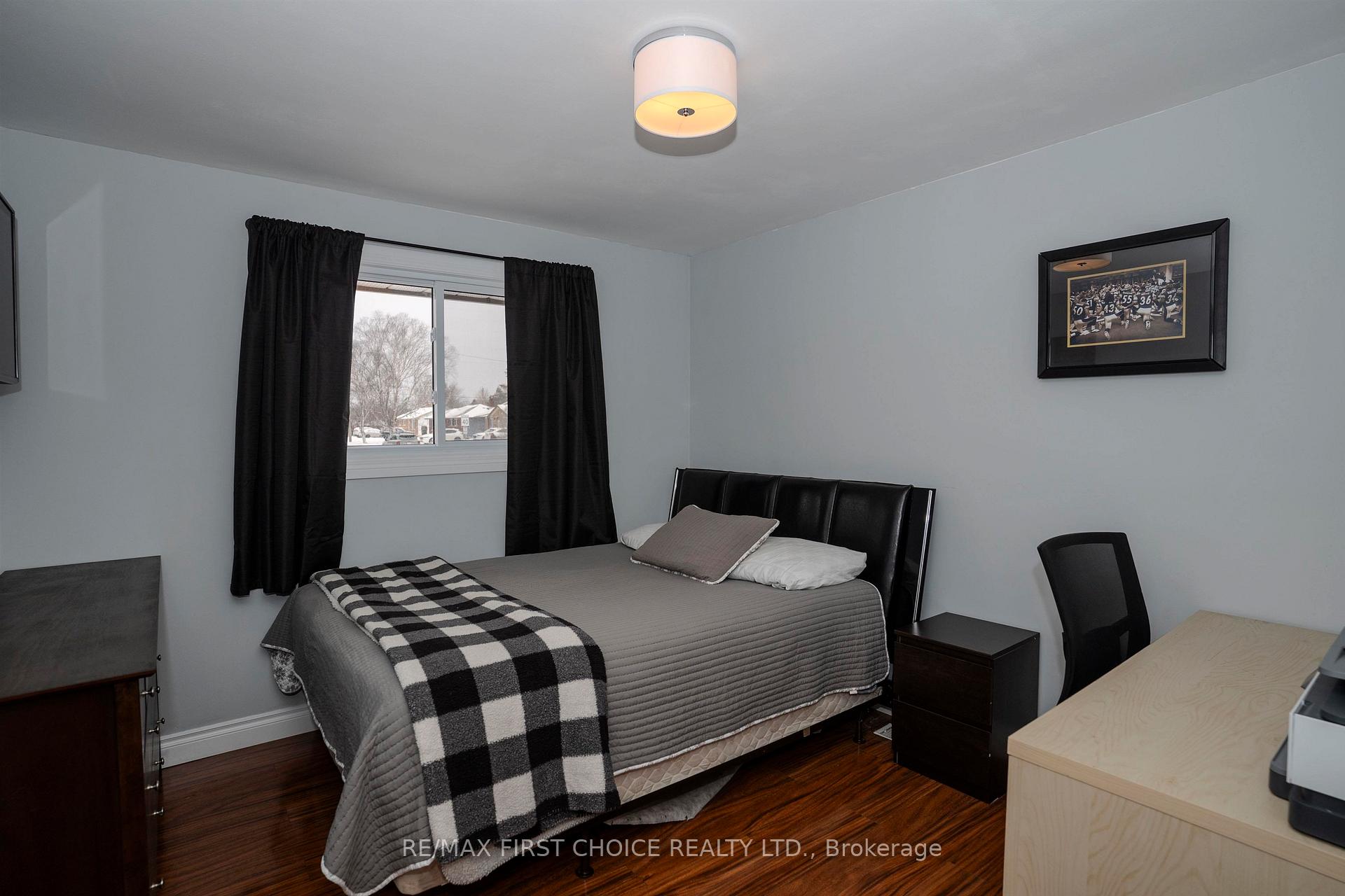 Photo 26 of 205 Windemere Avenue N, Thunder Bay, College Heights — HOMEH