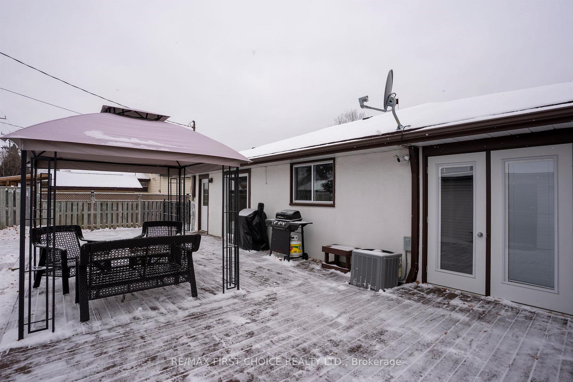 Photo 33 of 205 Windemere Avenue N, Thunder Bay, College Heights — HOMEH