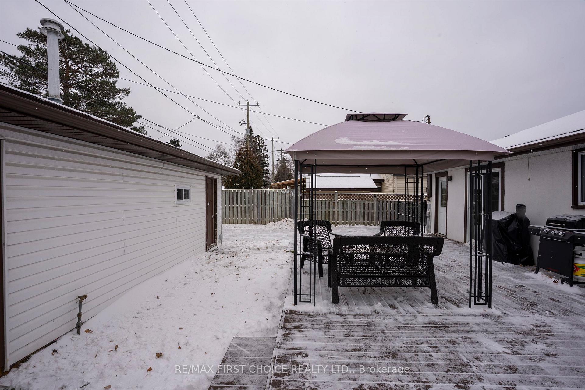 Photo 34 of 205 Windemere Avenue N, Thunder Bay, College Heights — HOMEH