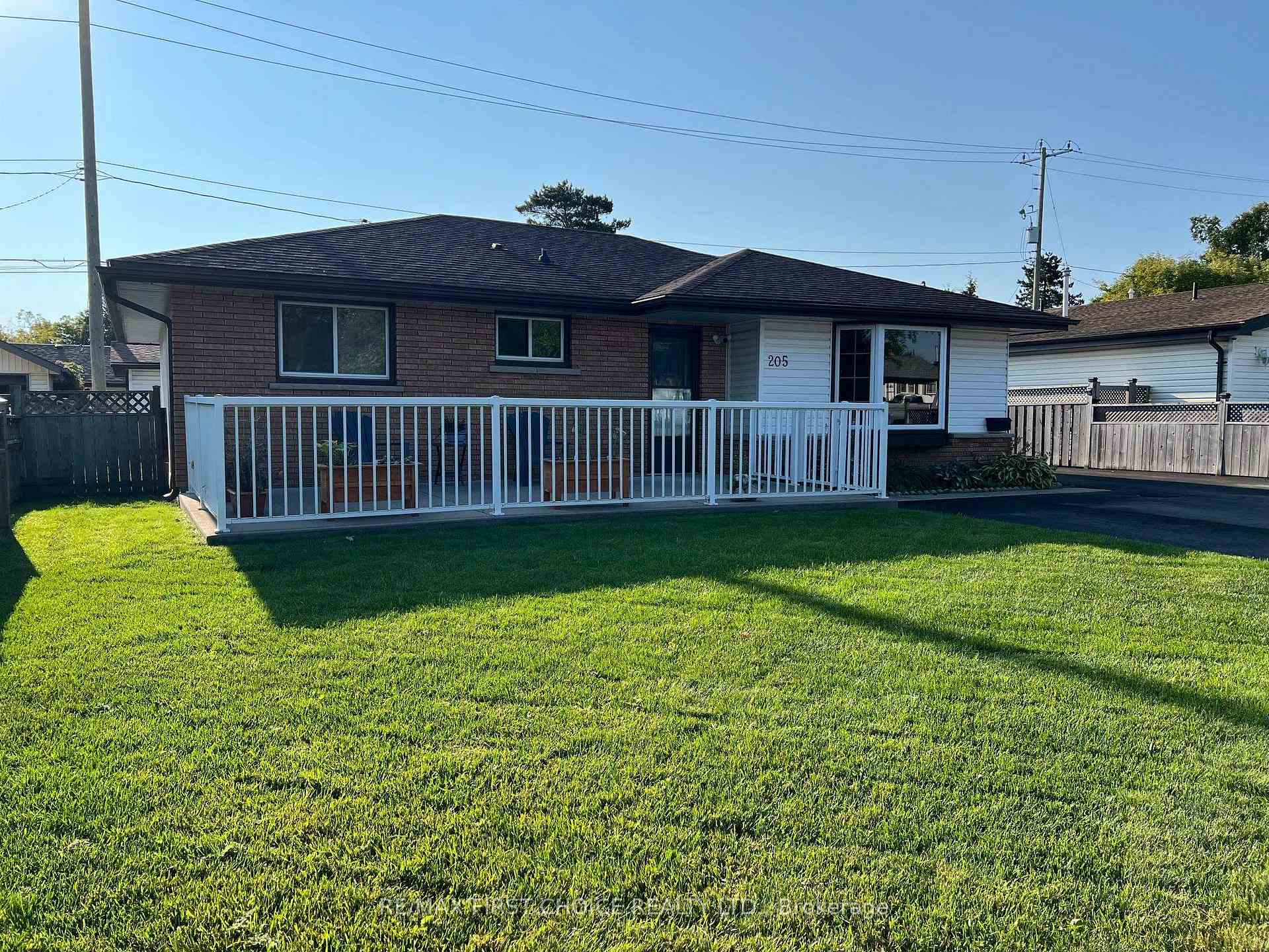 Photo 39 of 205 Windemere Avenue N, Thunder Bay, College Heights — HOMEH