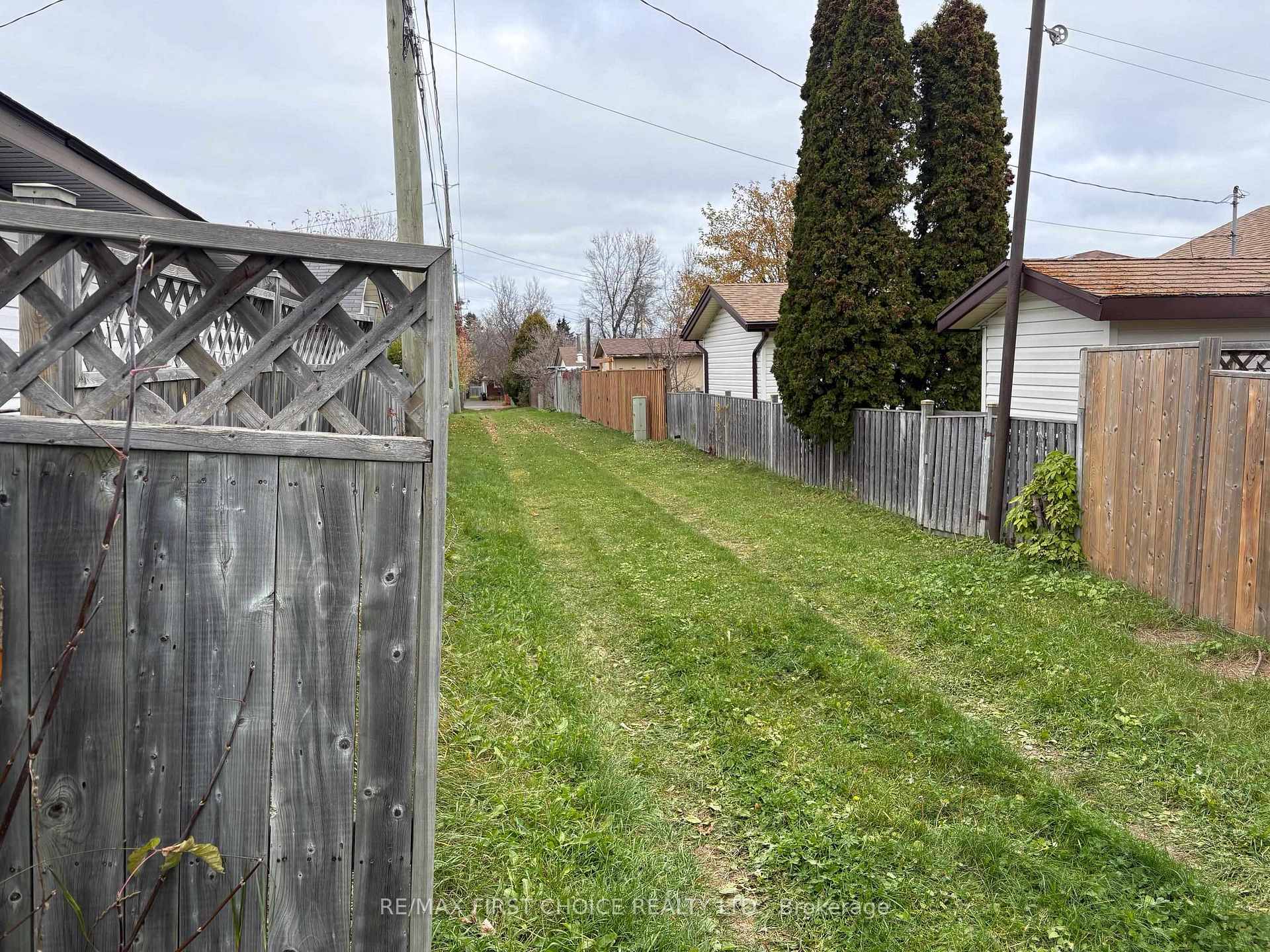 Photo 40 of 205 Windemere Avenue N, Thunder Bay, College Heights — HOMEH