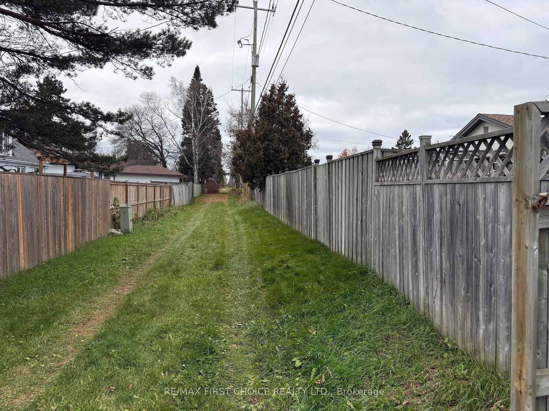 Photo 41 of 205 Windemere Avenue N, Thunder Bay, College Heights — HOMEH