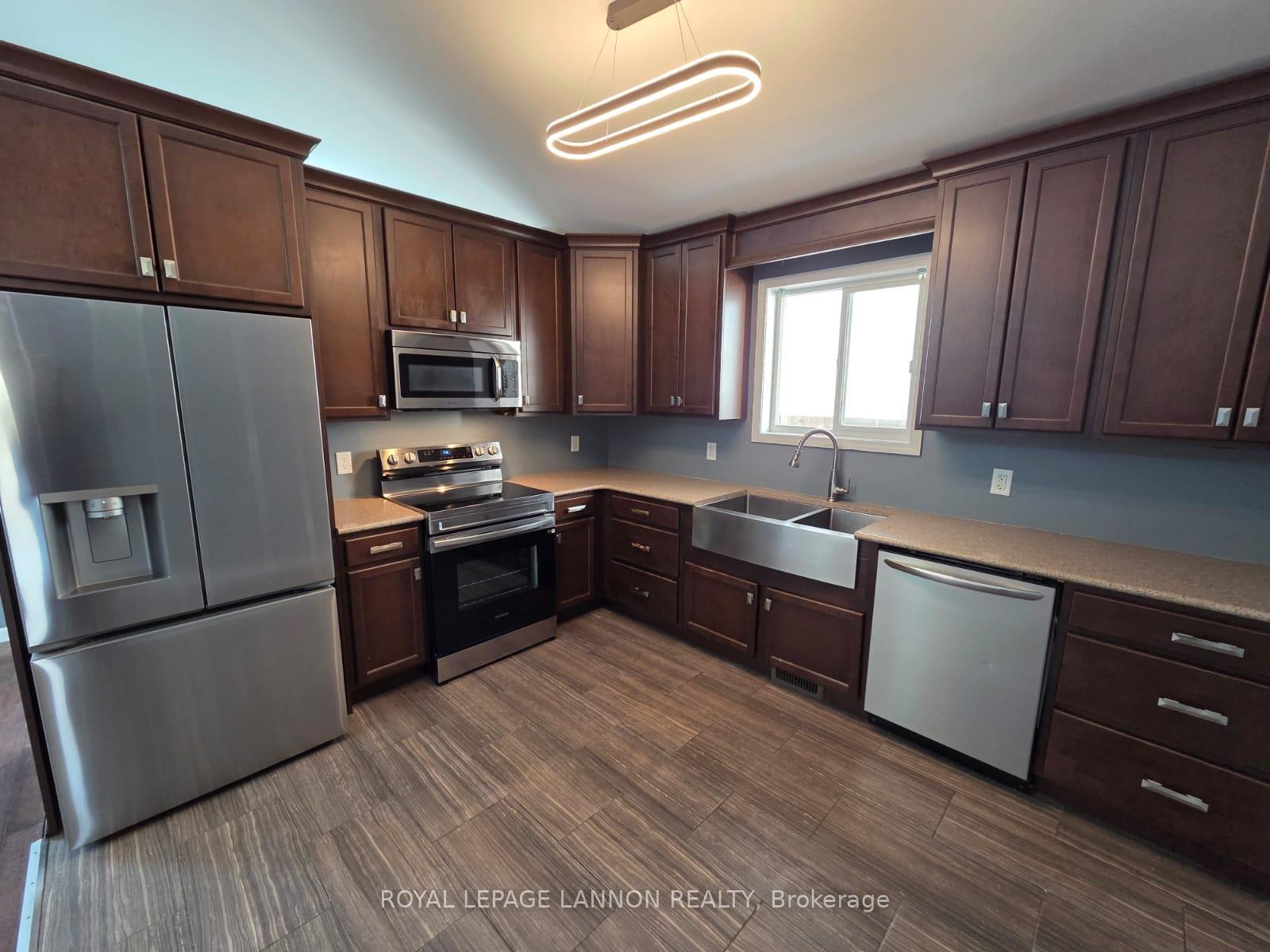 Photo 4 of 321 Amelia Street W, Thunder Bay, Westfort — HOMEH