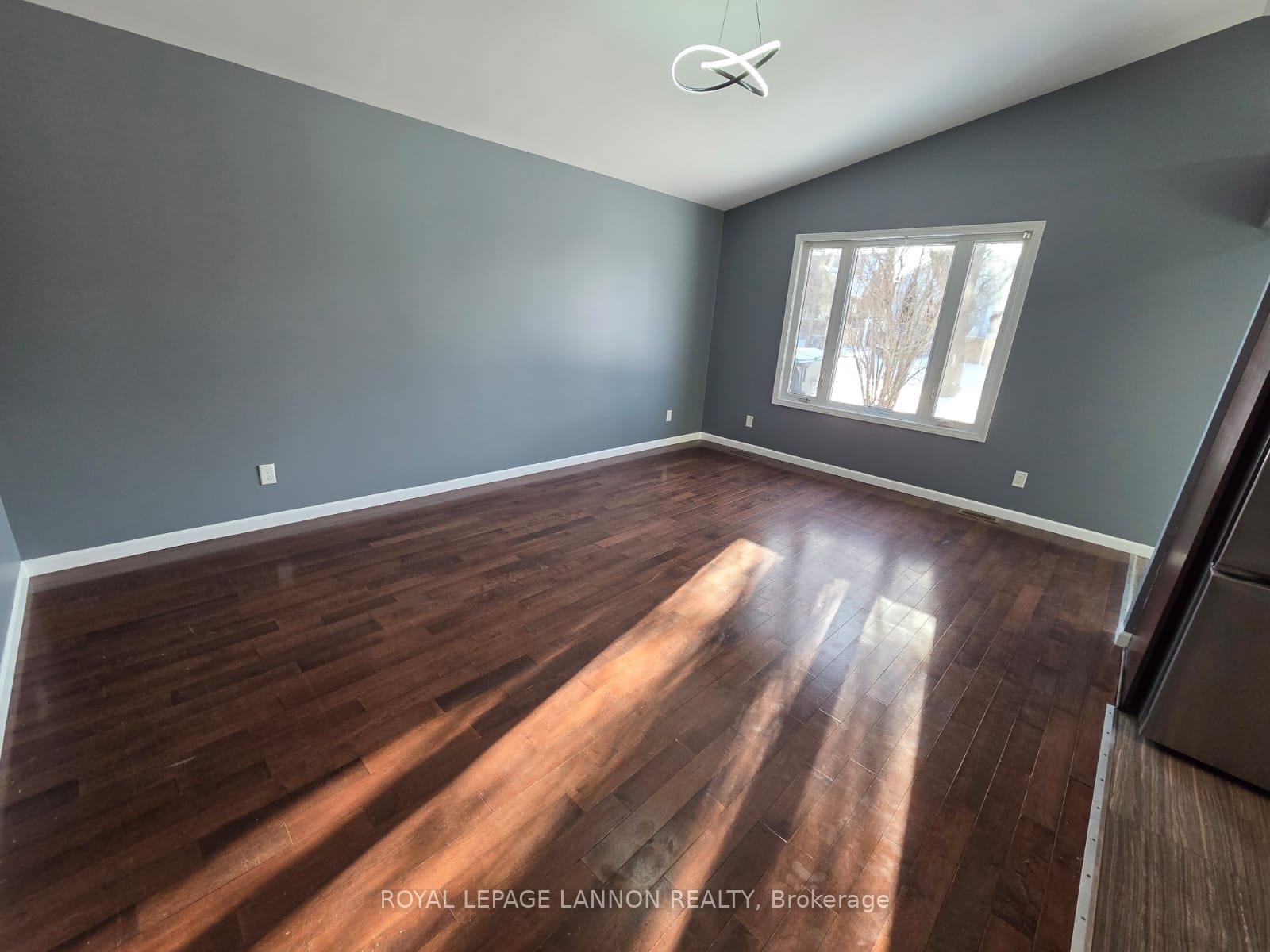 Photo 5 of 321 Amelia Street W, Thunder Bay, Westfort — HOMEH